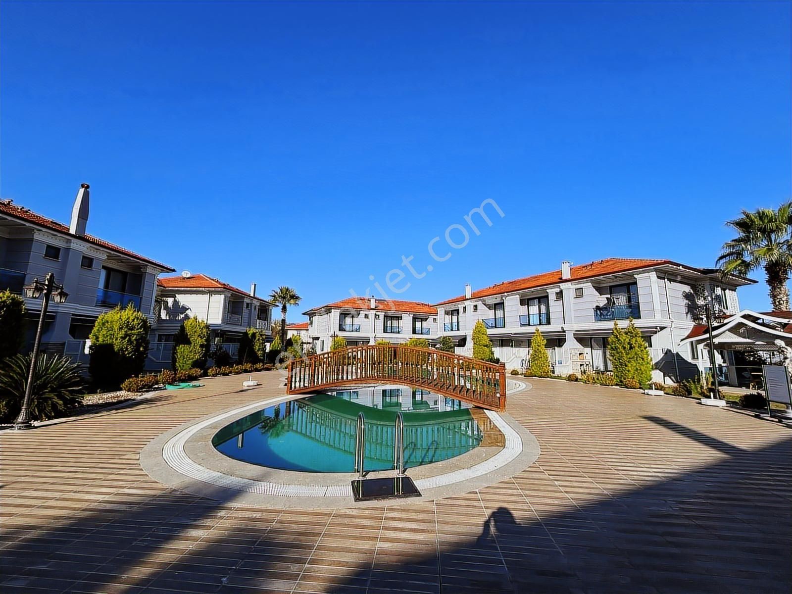 Dalaman'da Havuzlu Site İçinde 2+1 Eşyalı İkiz Villa