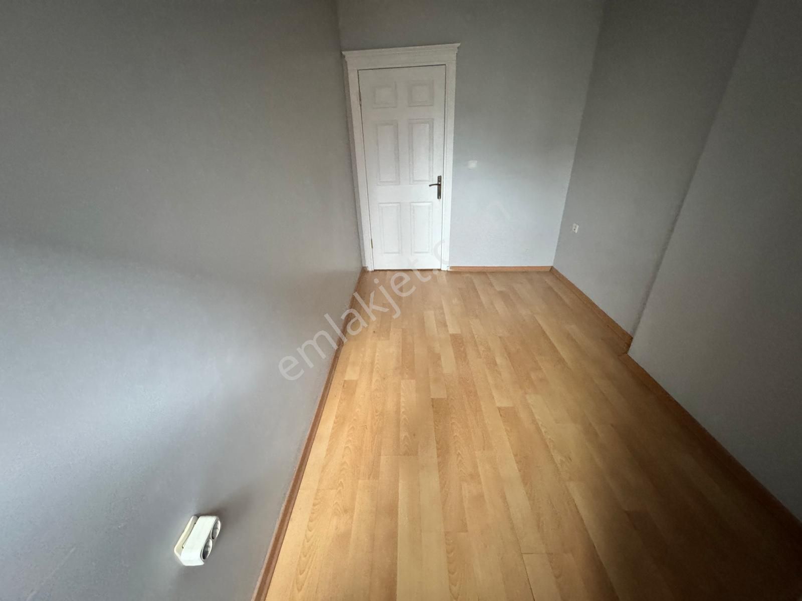 Edremit Gazicelal Mah Kiralık Ön Cephe Doğalgazlı 3+1 Daire - Görsel 12