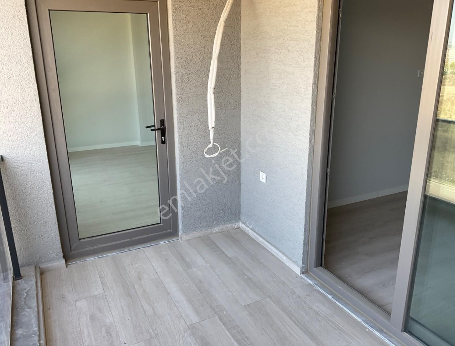 Özlüce Bulvarında Arakat 1+1 Geniş Satılık Daire - Görsel 5