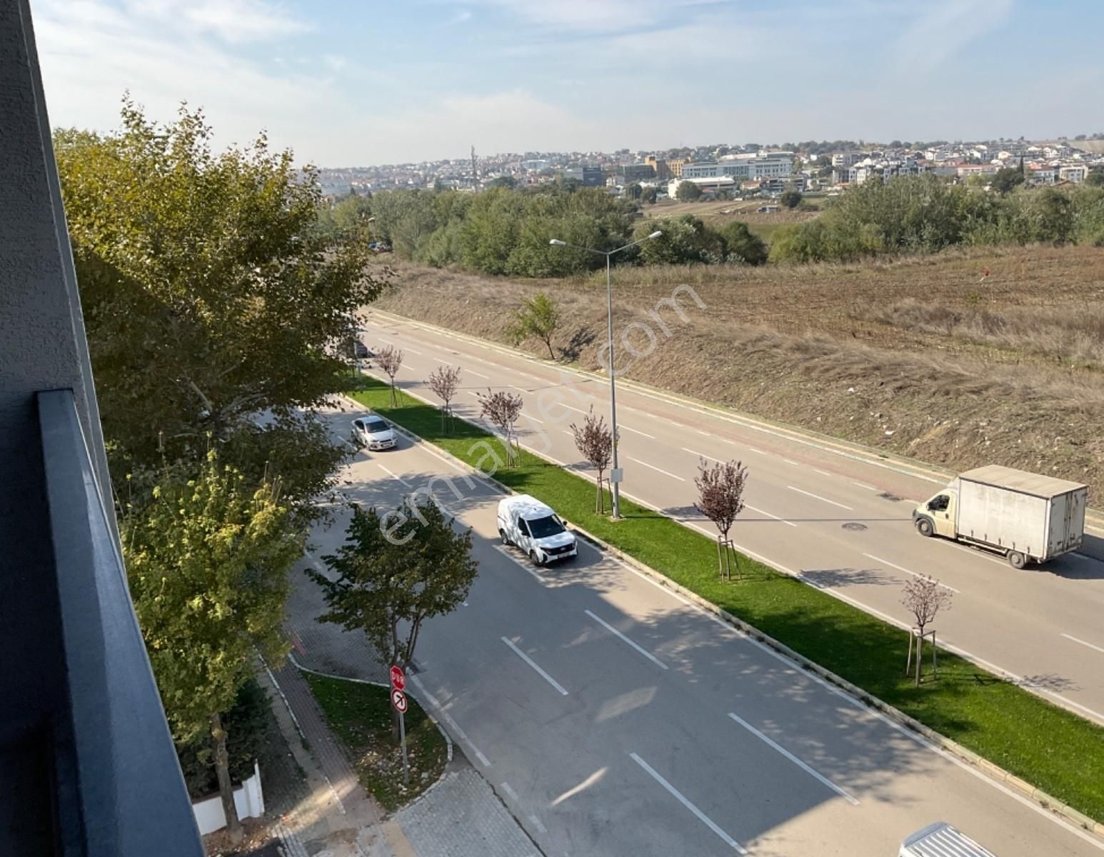 Özlüce Bulvarında Arakat 1+1 Geniş Satılık Daire - Görsel 4