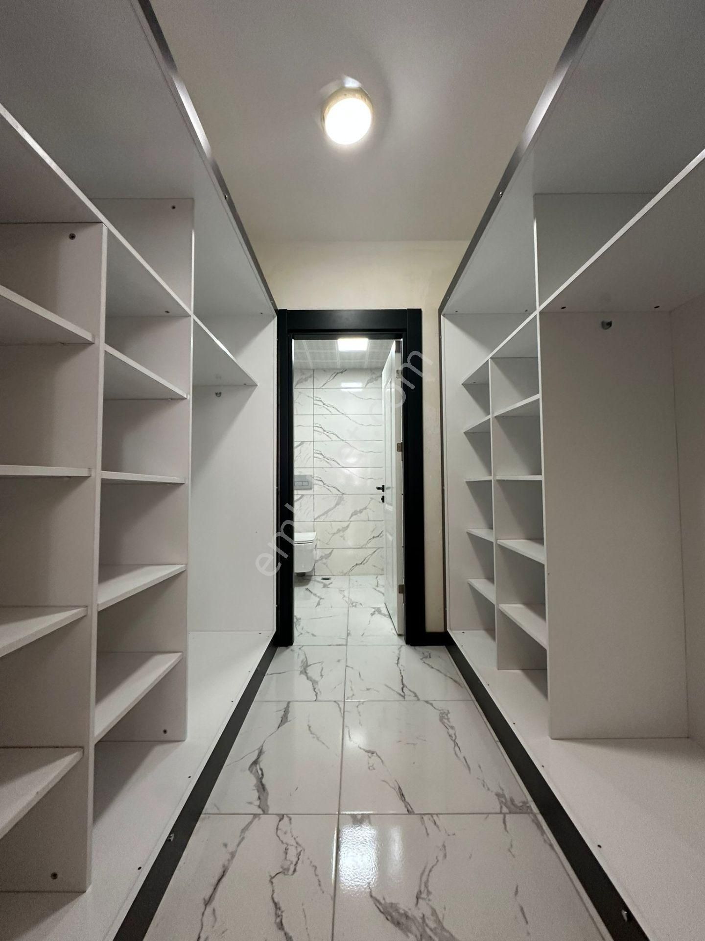 Pursaklar Mehmet Zengin Emlak'tan Kapalı Otoparklı Lüks Sitede 6.kat 4+1 Ful Yapılı Daire - Görsel 23