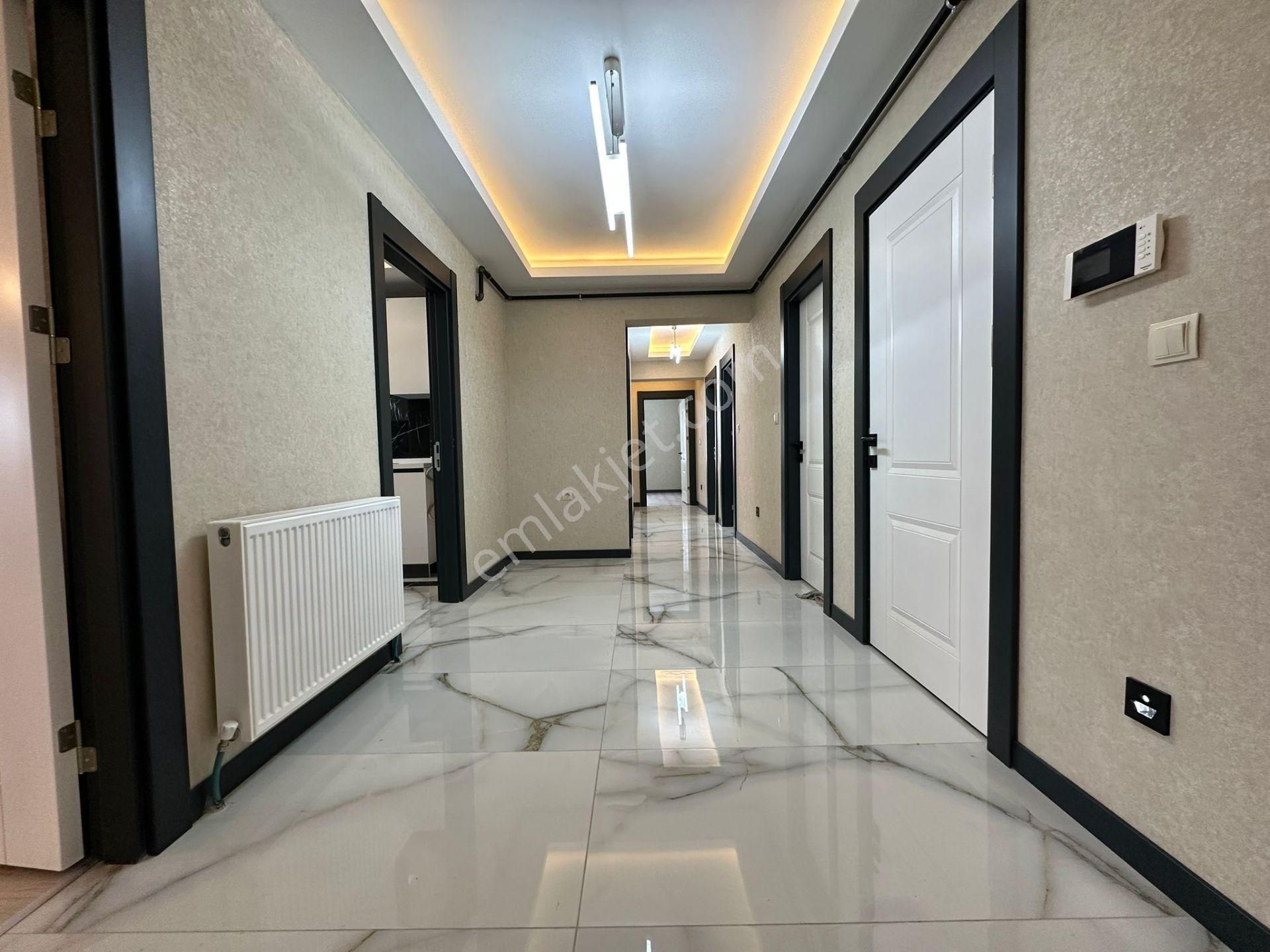 Pursaklar Mehmet Zengin Emlak'tan Kapalı Otoparklı Lüks Sitede 6.kat 4+1 Ful Yapılı Daire - Görsel 28