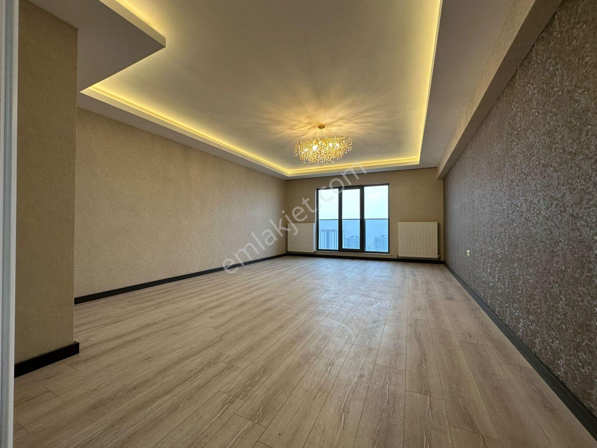 Pursaklar Mehmet Zengin Emlak'tan Kapalı Otoparklı Lüks Sitede 6.kat 4+1 Ful Yapılı Daire - Görsel 7