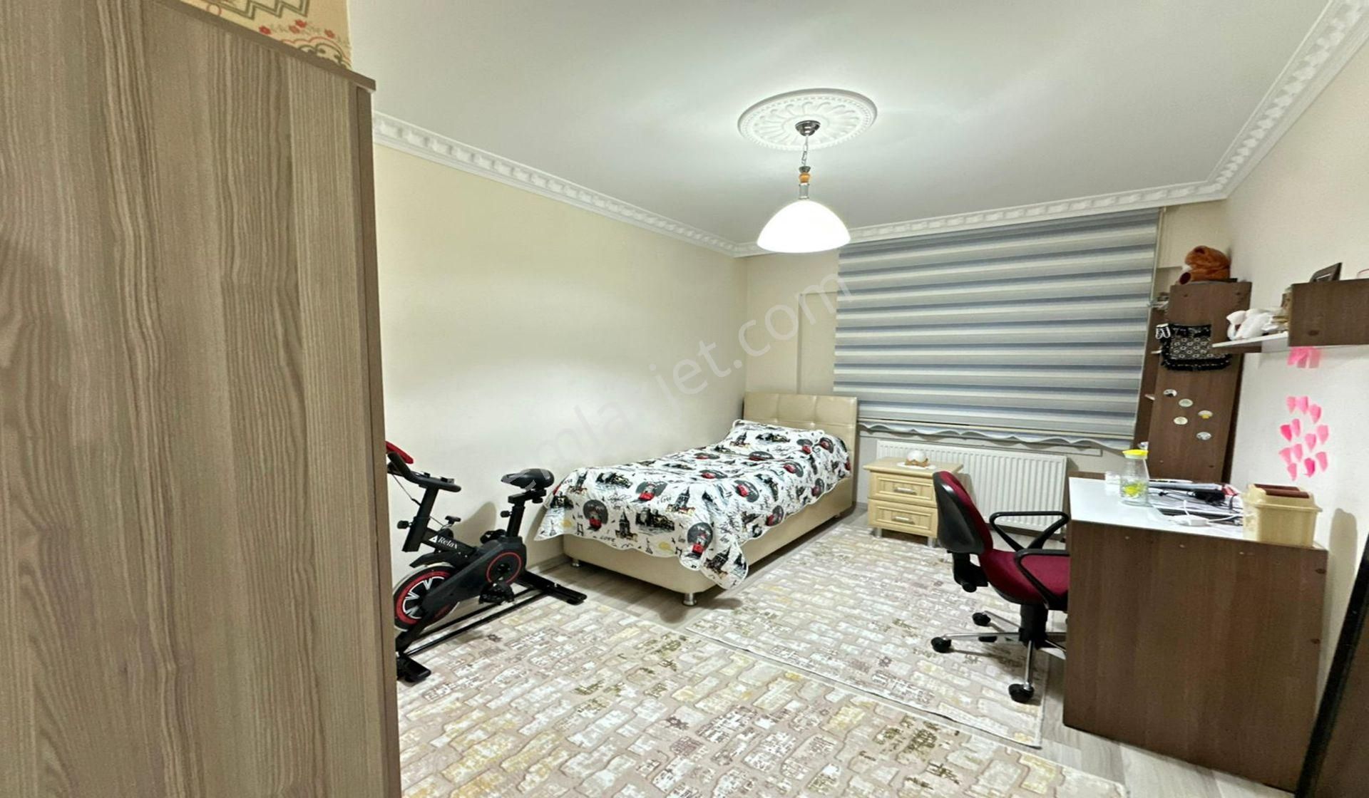 Karakayada Site Konseptinde Teras Balkonlu Katta 3+1 Yeni Bina - Görsel 22