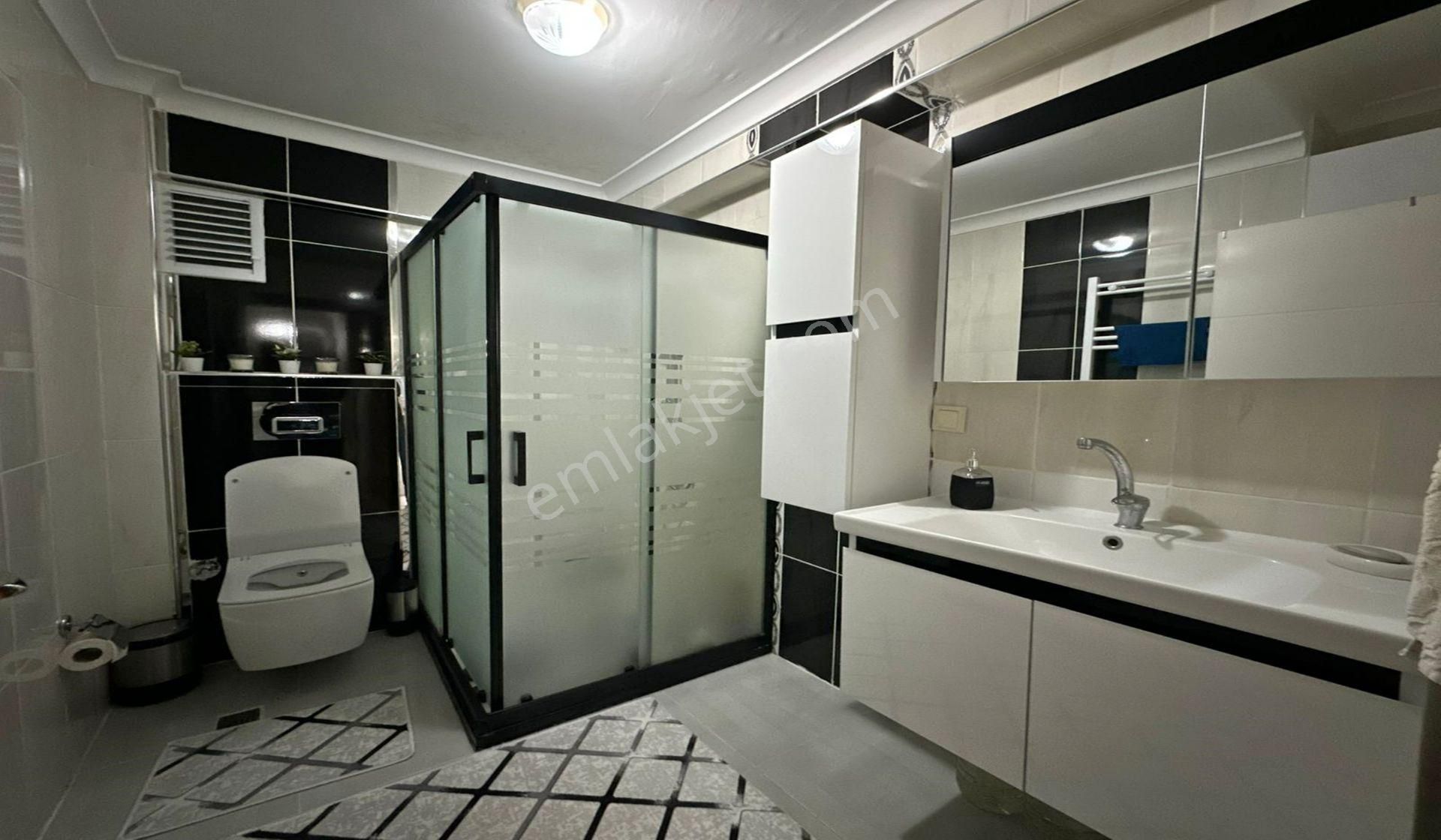 Karakayada Site Konseptinde Teras Balkonlu Katta 3+1 Yeni Bina - Görsel 31