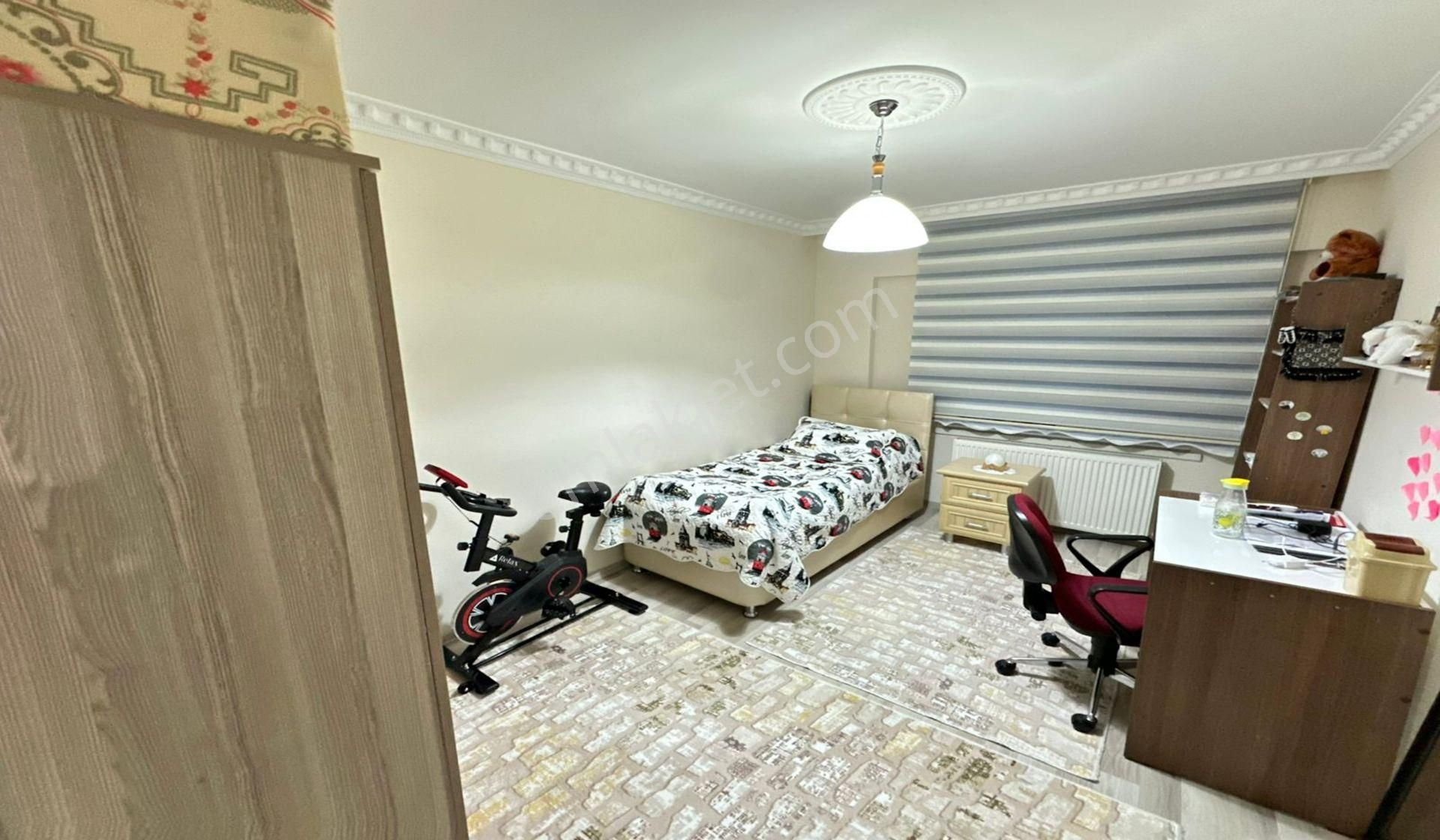 Karakayada Site Konseptinde Teras Balkonlu Katta 3+1 Yeni Bina - Görsel 21