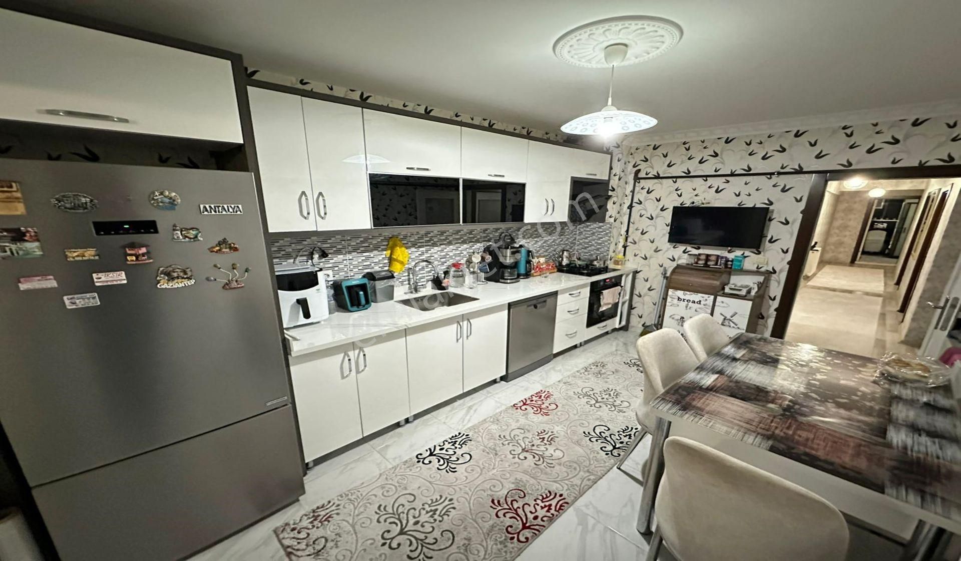 Karakayada Site Konseptinde Teras Balkonlu Katta 3+1 Yeni Bina - Görsel 7