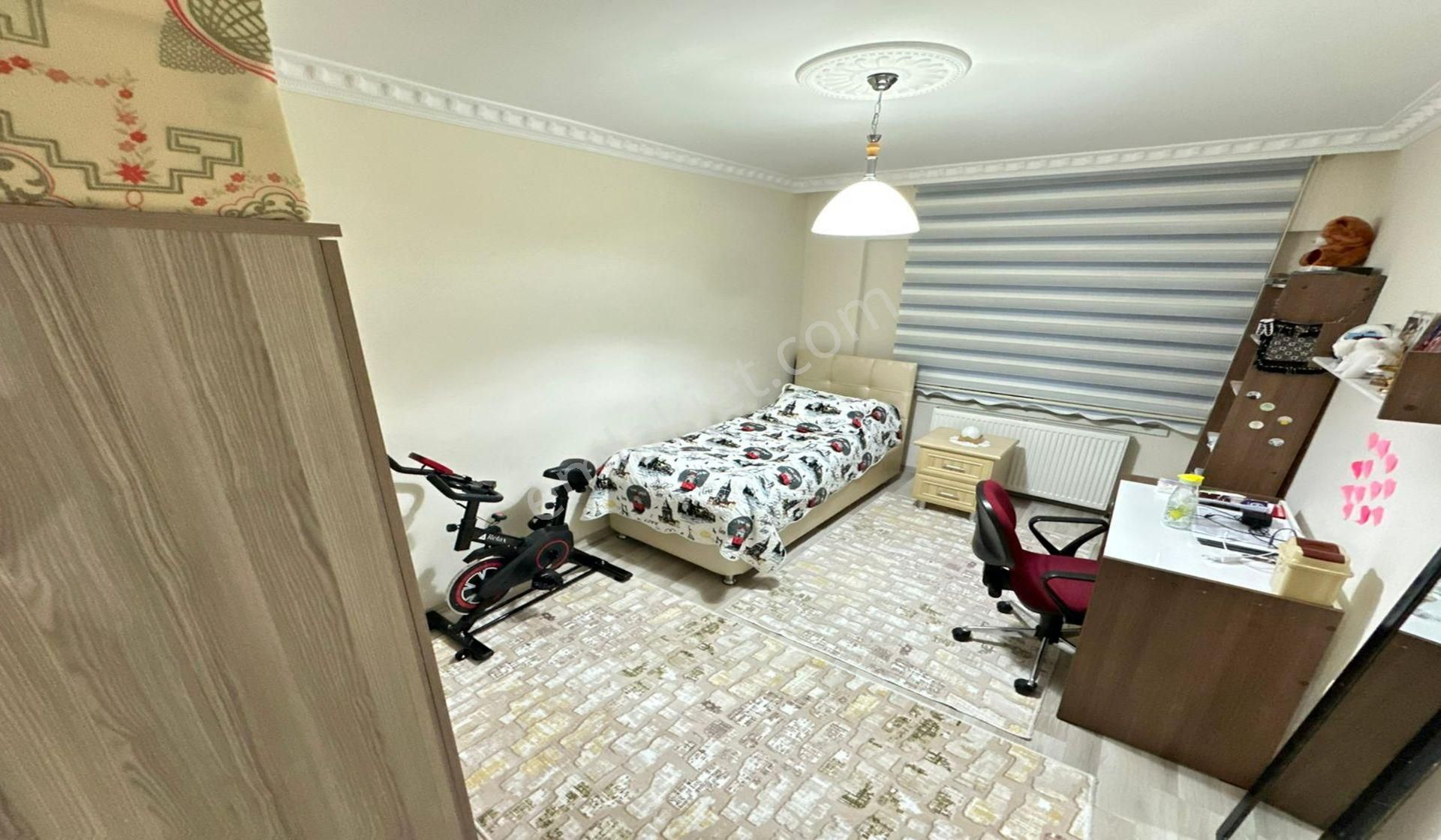 Karakayada Site Konseptinde Teras Balkonlu Katta 3+1 Yeni Bina - Görsel 23