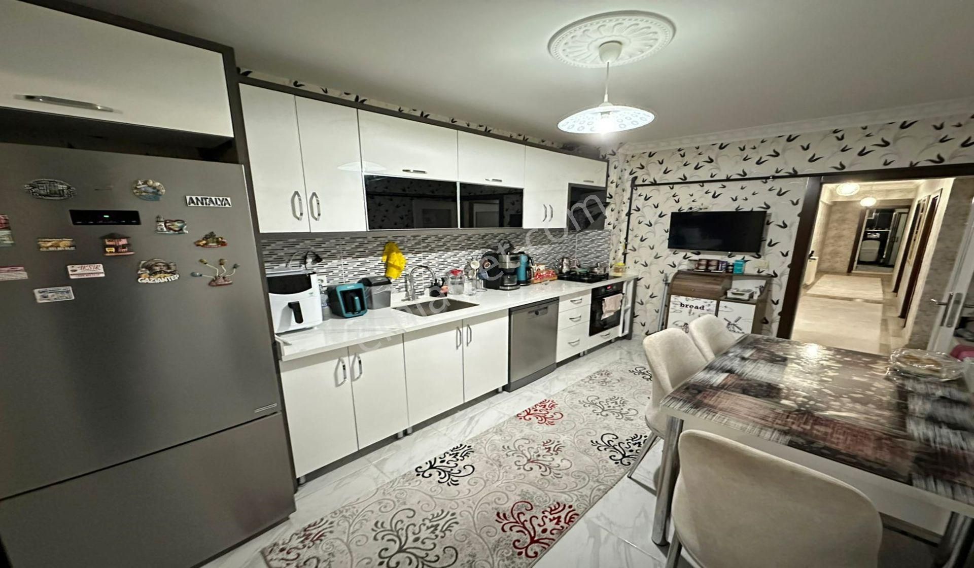 Karakayada Site Konseptinde Teras Balkonlu Katta 3+1 Yeni Bina - Görsel 6