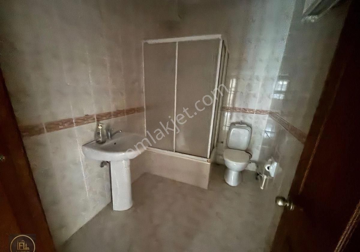 F-l Emlaktan Bulgurlu Metro Yakını Geniş 3+1 Aileye Uygun - Görsel 24