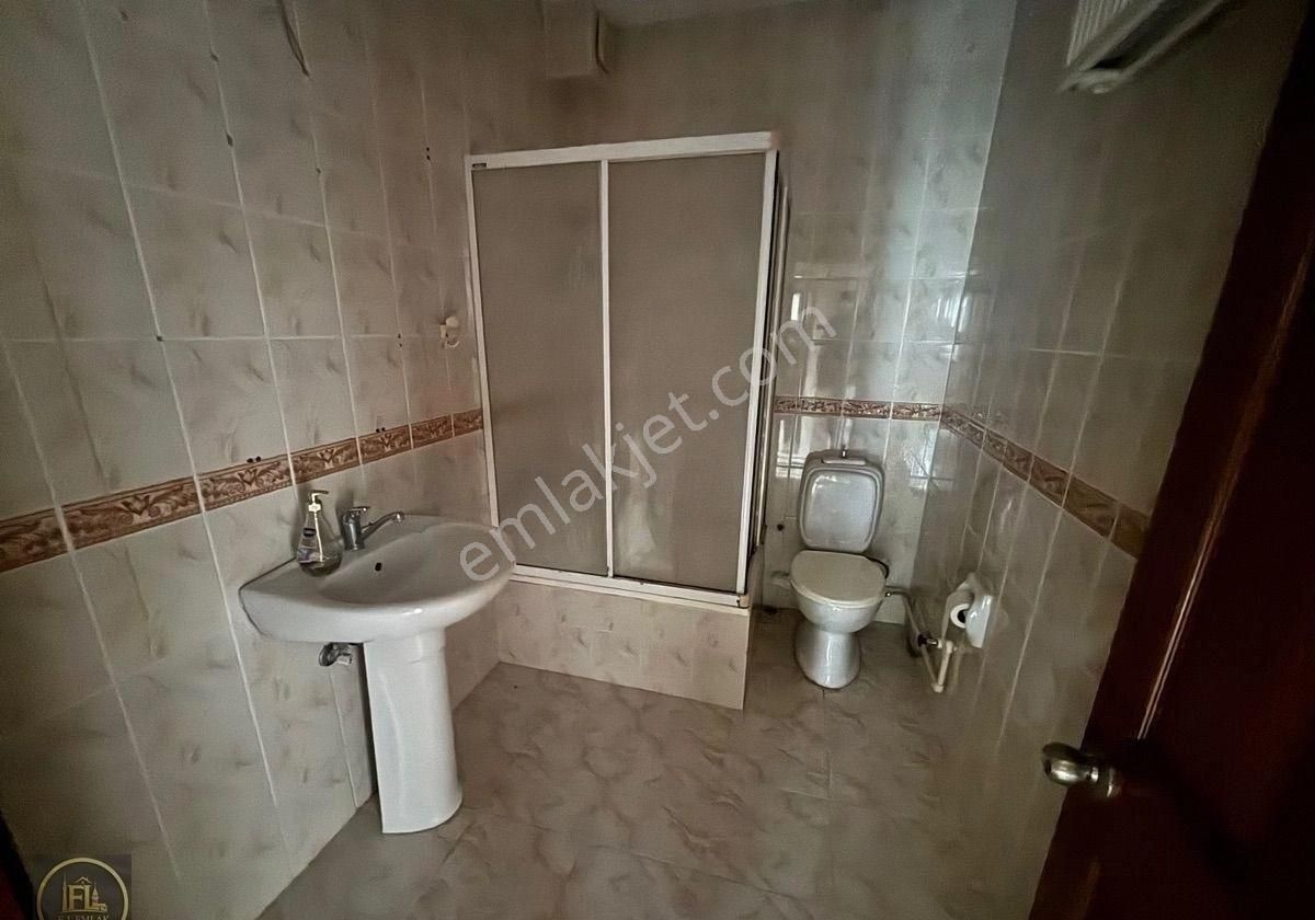 F-l Emlaktan Bulgurlu Metro Yakını Geniş 3+1 Aileye Uygun - Görsel 16