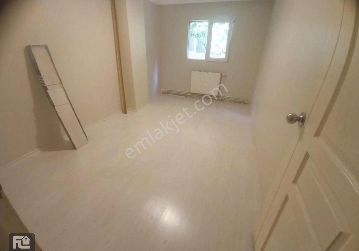 F-l Emlaktan Emaar Avm Libadiye Yakını Y.giriş İçi Yapılı 2+1 - Görsel 4