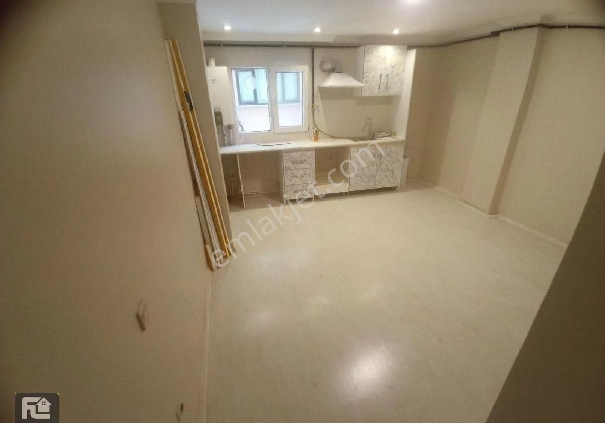 F-l Emlaktan Emaar Avm Libadiye Yakını Y.giriş İçi Yapılı 2+1 - Görsel 2