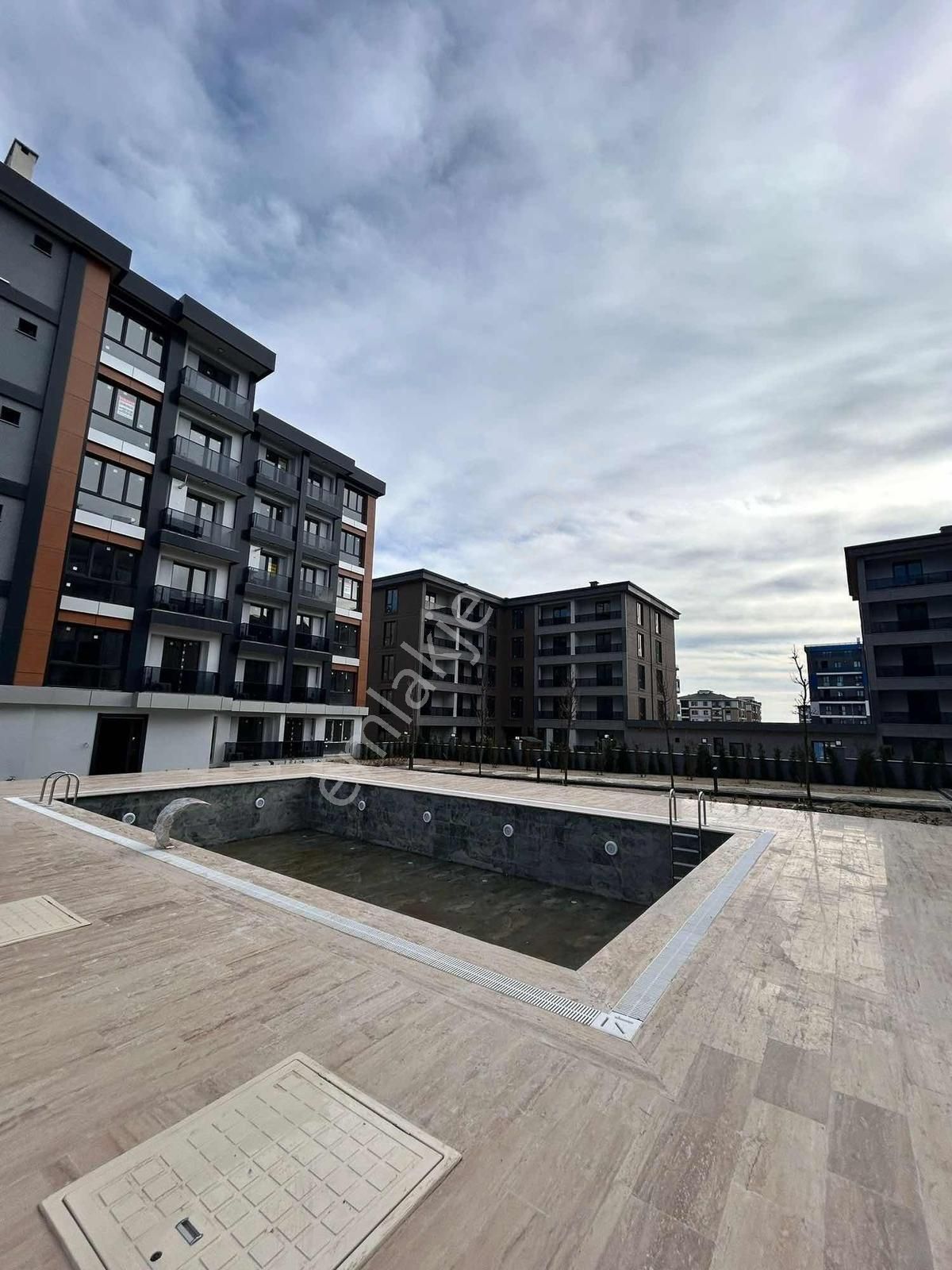 Rüzgar Emlaktan 1+1 Cumhuriyet Mahallesinde Arakat Satılık Daire - Görsel 12