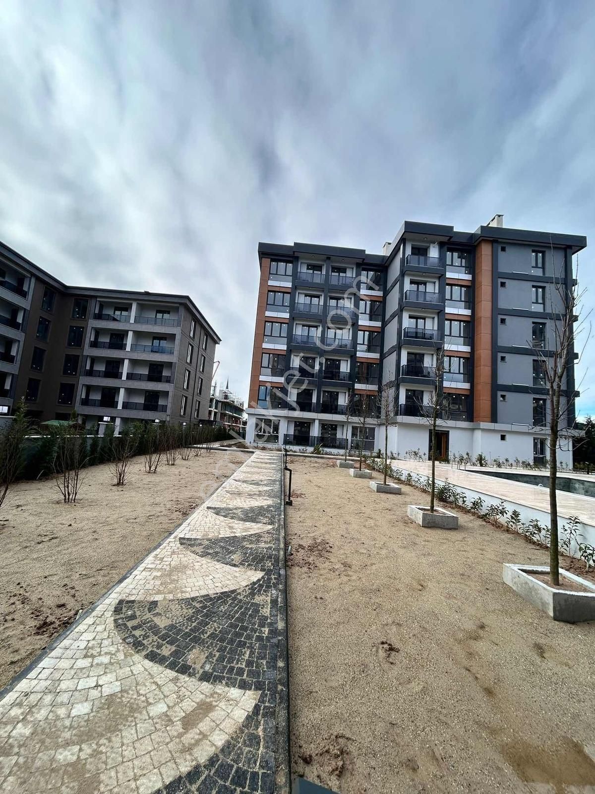 Rüzgar Emlaktan 1+1 Cumhuriyet Mahallesinde Arakat Satılık Daire - Görsel 13