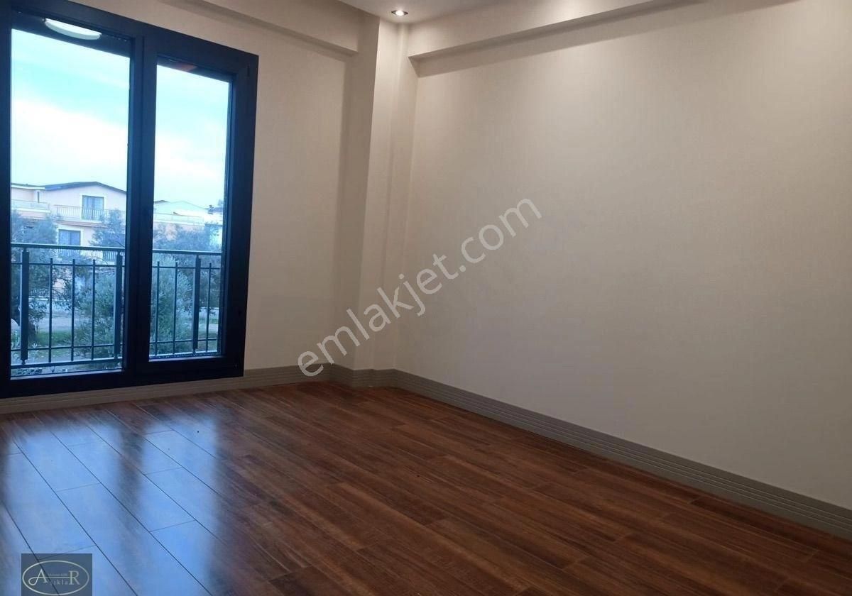 Balıkesir Edremit Zeytinli 5+1 Ultra Lüks Satılık Villa - Görsel 9