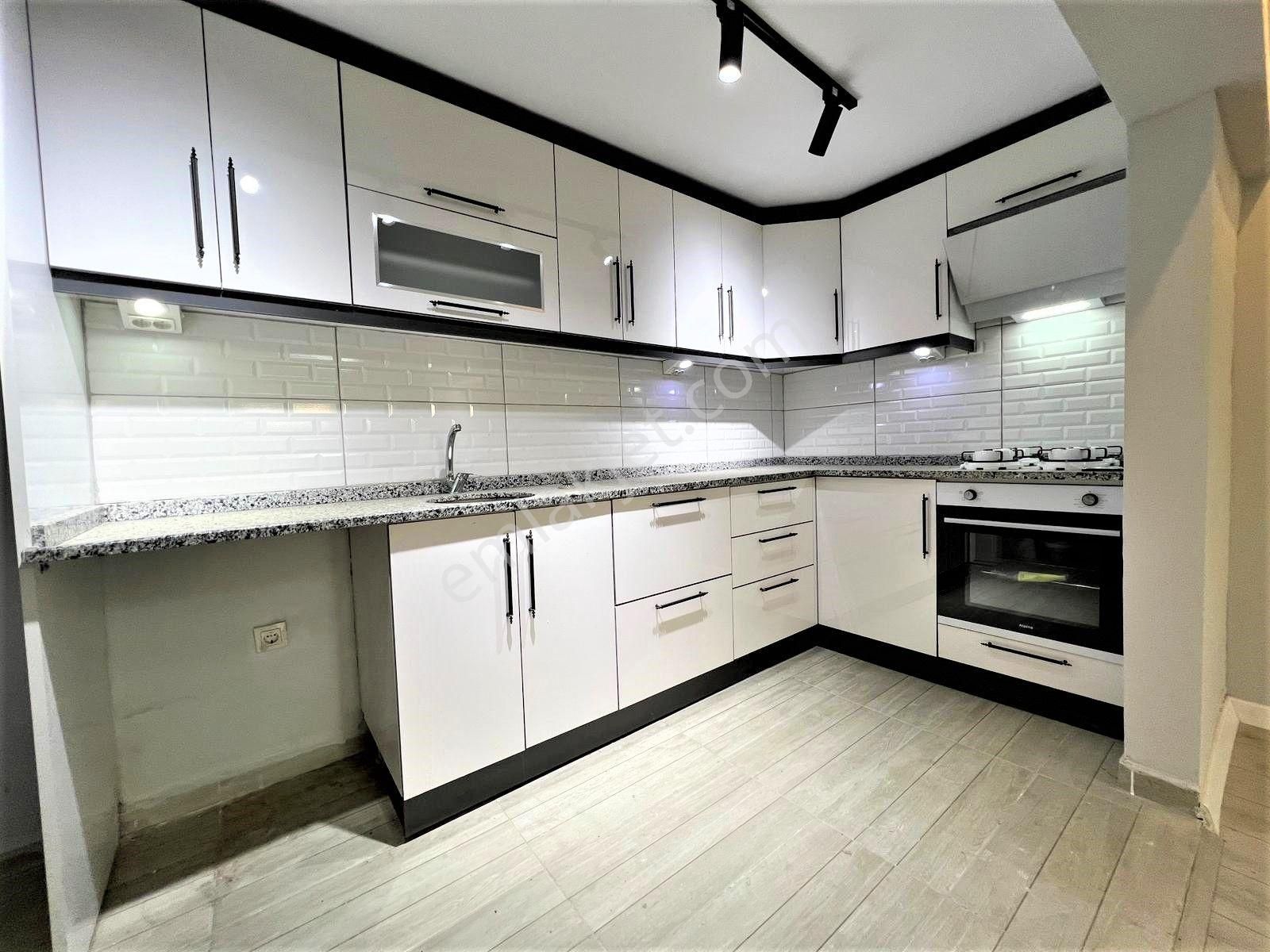 🟠🟠alfa'dan Akçay'da Satılık Bahçeli Fırsat Denize 100 Mt Mesafede 2+1 Geniş Daire