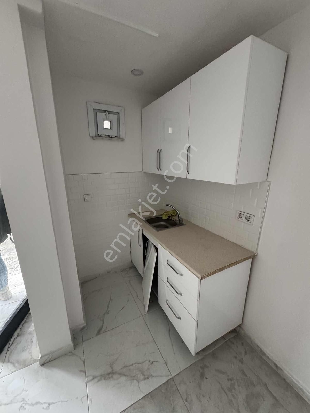 Zeki Emlak'tan Fatih Mah'de Sahilin Dibinde Satılık Dükkan - Görsel 5