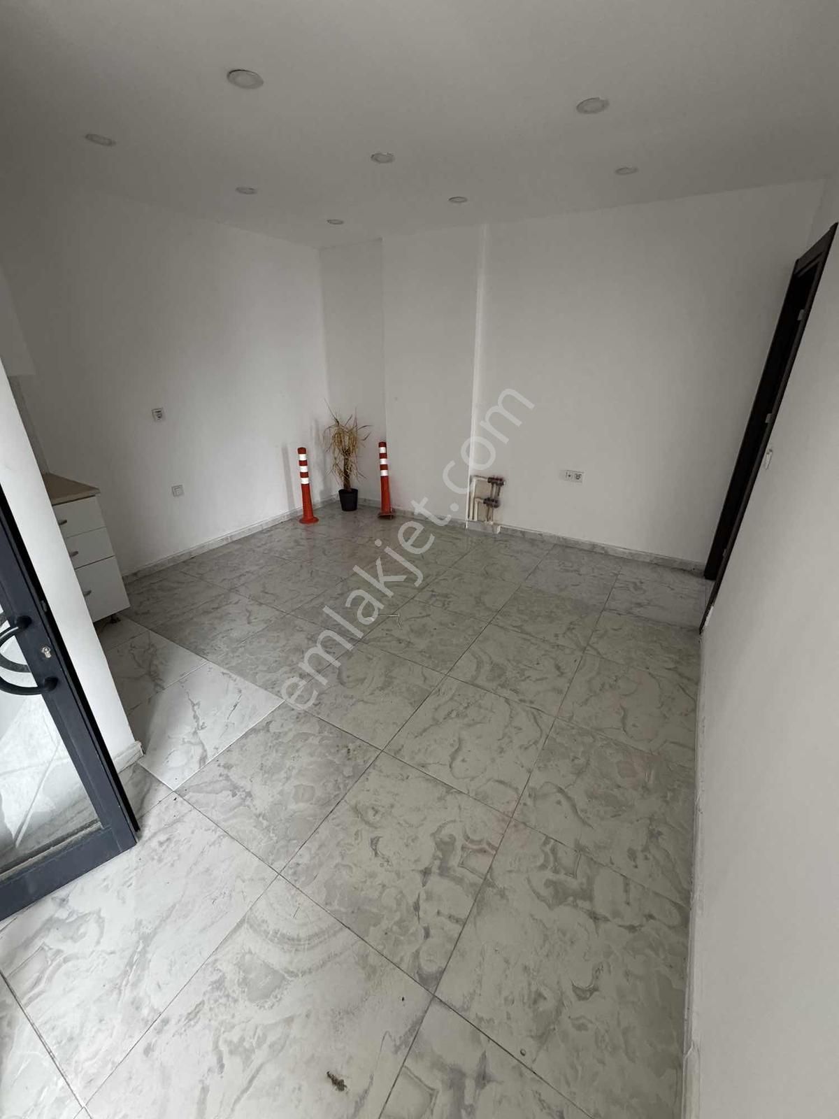 Zeki Emlak'tan Fatih Mah'de Sahilin Dibinde Satılık Dükkan - Görsel 6