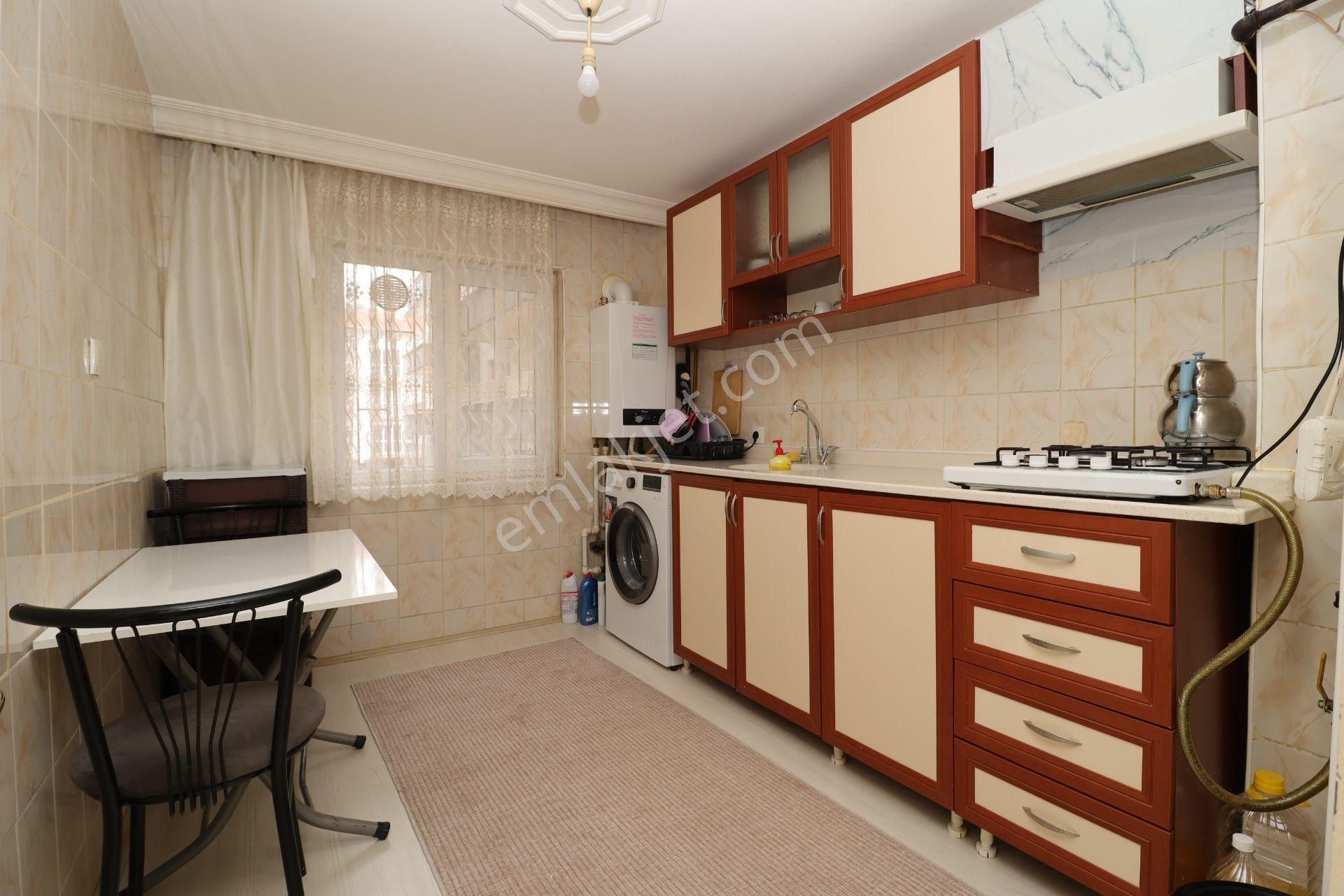 Akif'ten Topçu'da 2,5+1 Ebeveyn Banyolu Batı Cephe Satılık Daire - Görsel 9