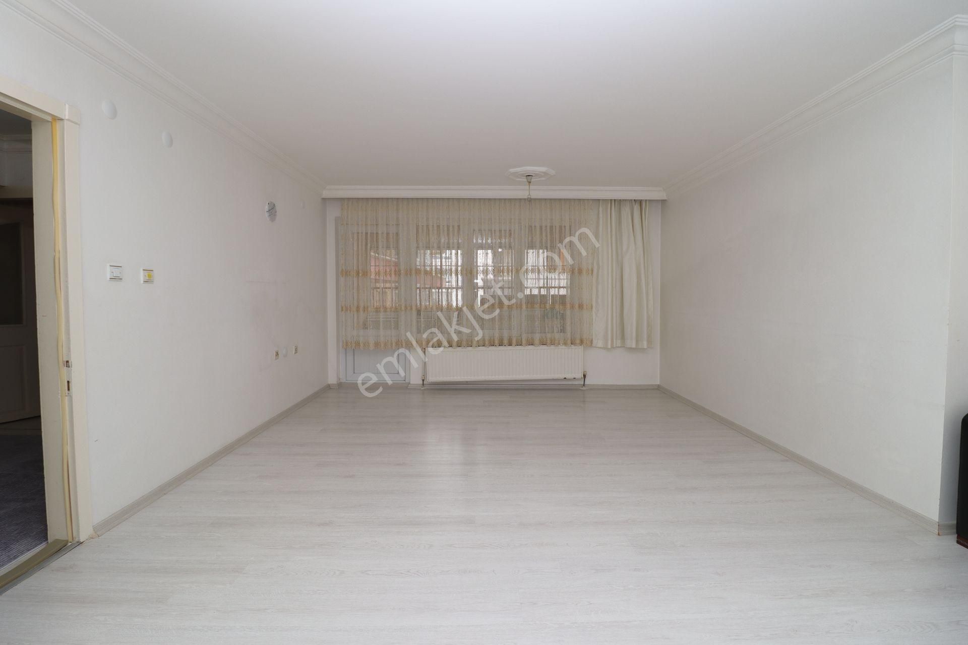 Akif'ten Topçu'da 2,5+1 Ebeveyn Banyolu Batı Cephe Satılık Daire - Görsel 2