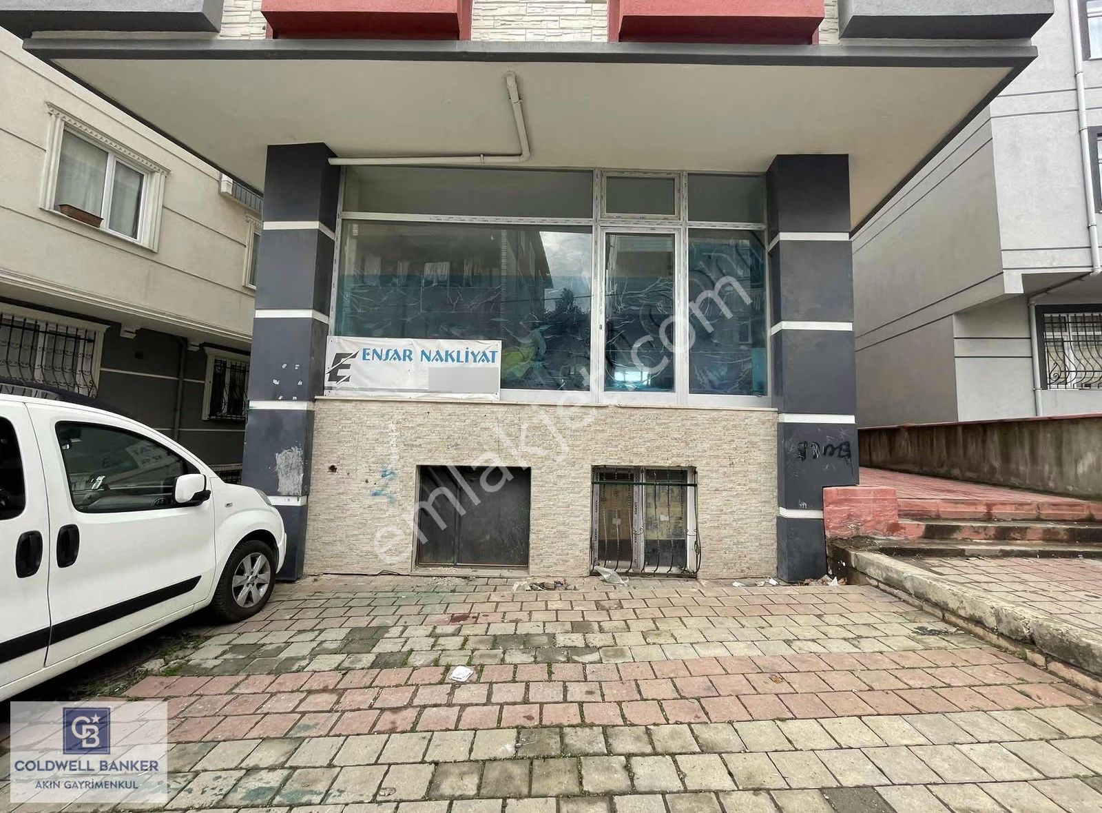 Yenidoğan Merve Mah. Satılık 240 M2 Dükkan