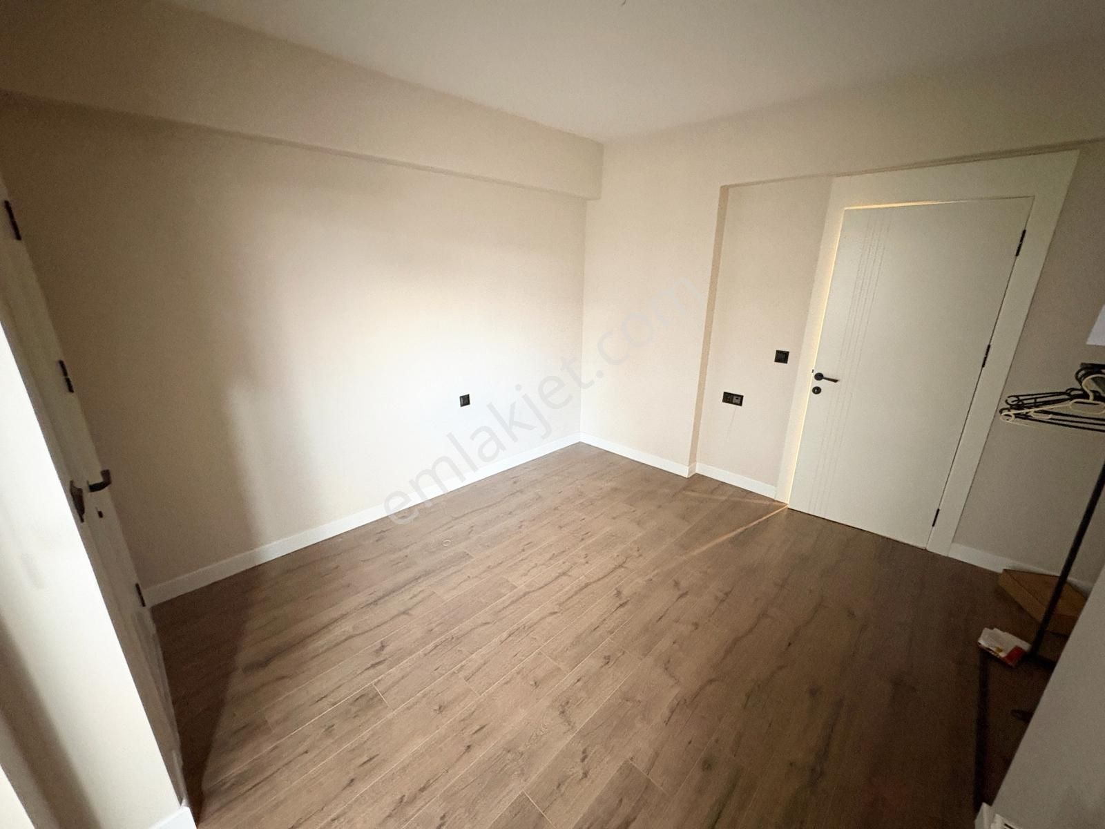 Bienal Ovacık'da Bulvara Cephe Ada Mutfaklı Konforlu Bir Yaşam - Görsel 22