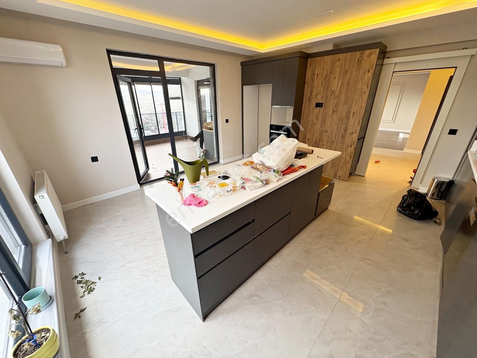 Bienal Ovacık'da Bulvara Cephe Ada Mutfaklı Konforlu Bir Yaşam - Görsel 5