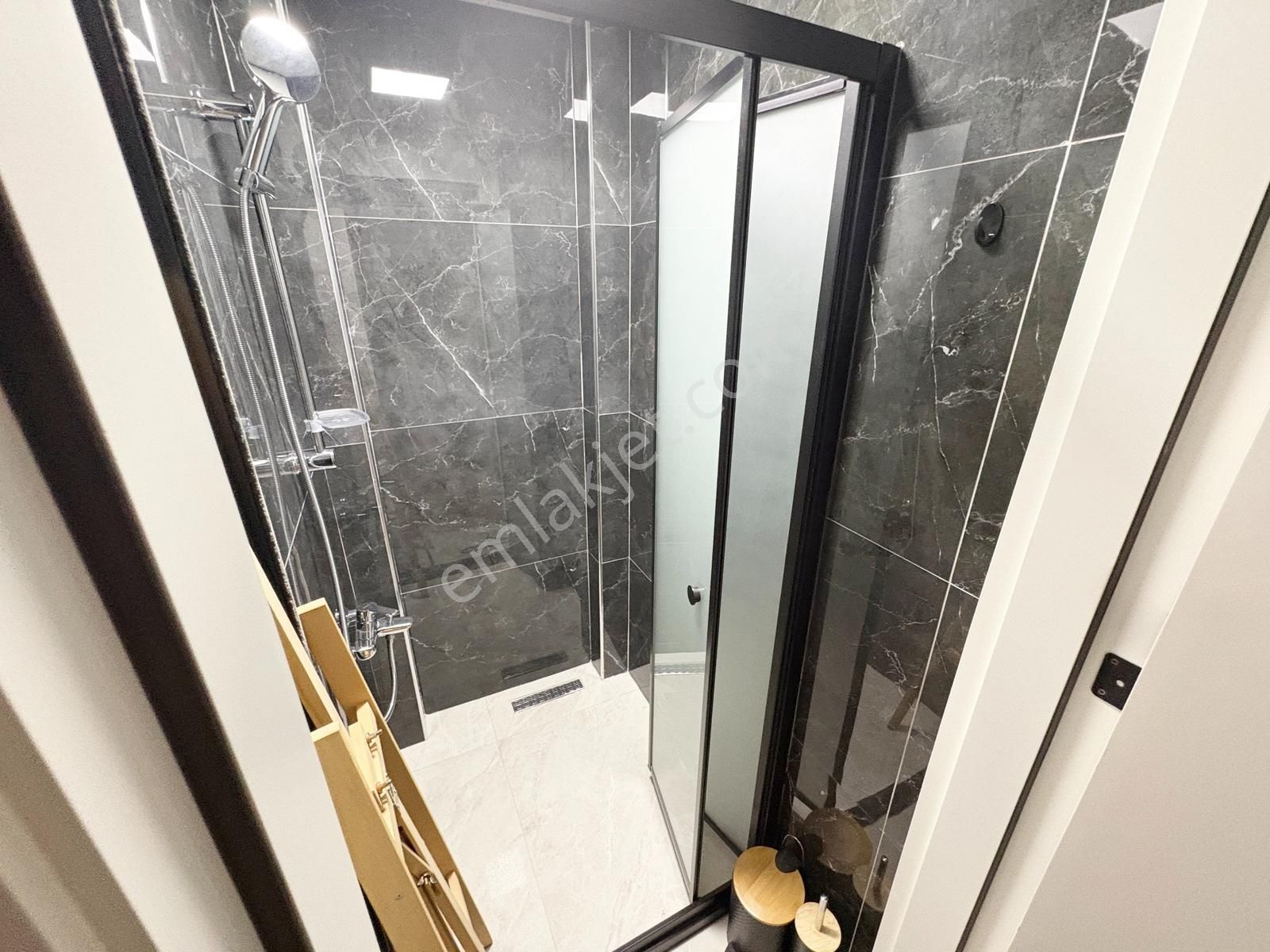 Bienal Ovacık'da Bulvara Cephe Ada Mutfaklı Konforlu Bir Yaşam - Görsel 23