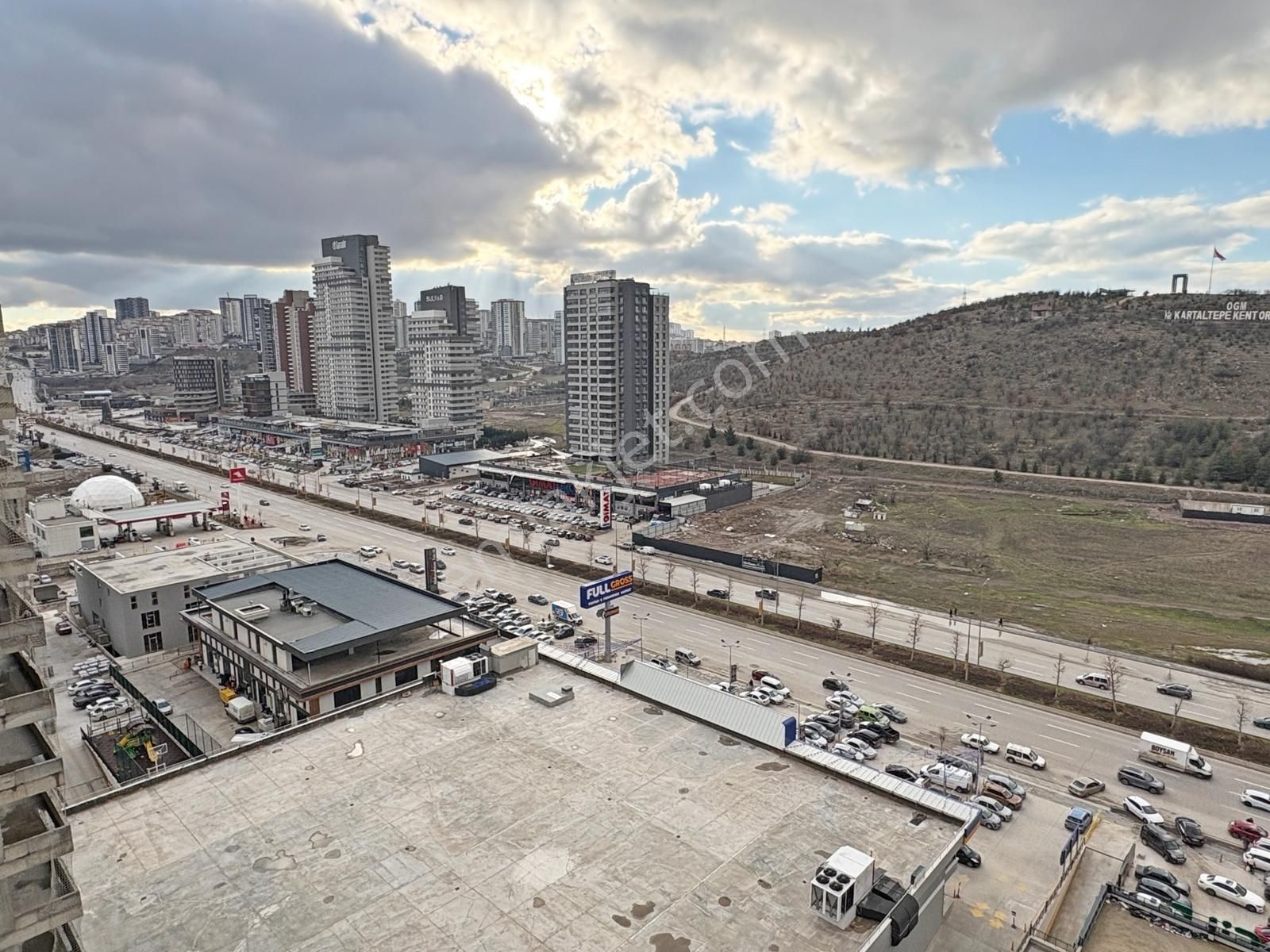 Bienal Ovacık'da Bulvara Cephe Ada Mutfaklı Konforlu Bir Yaşam - Görsel 18