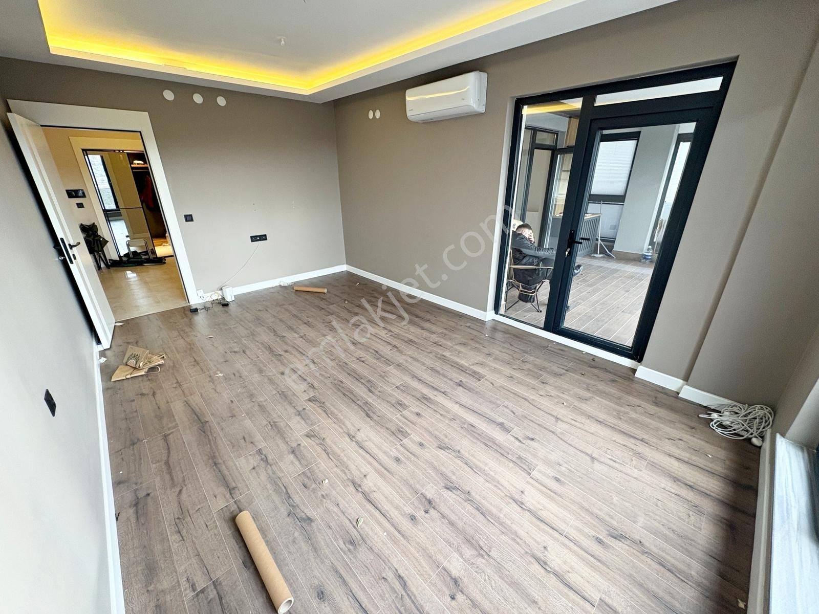 Bienal Ovacık'da Bulvara Cephe Ada Mutfaklı Konforlu Bir Yaşam - Görsel 16