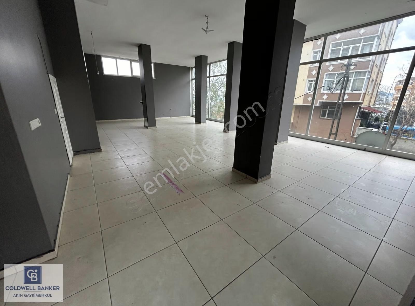 Sancaktepe Veysel Karani Caddesi Üzerinde Kiralık Dükkan - Görsel 24