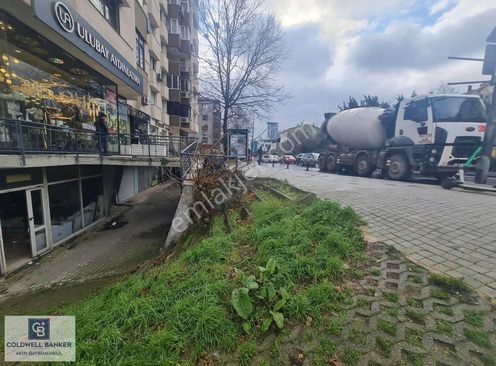 Libadiye Caddesi Üzerinde Satılık Dükkan - Görsel 2