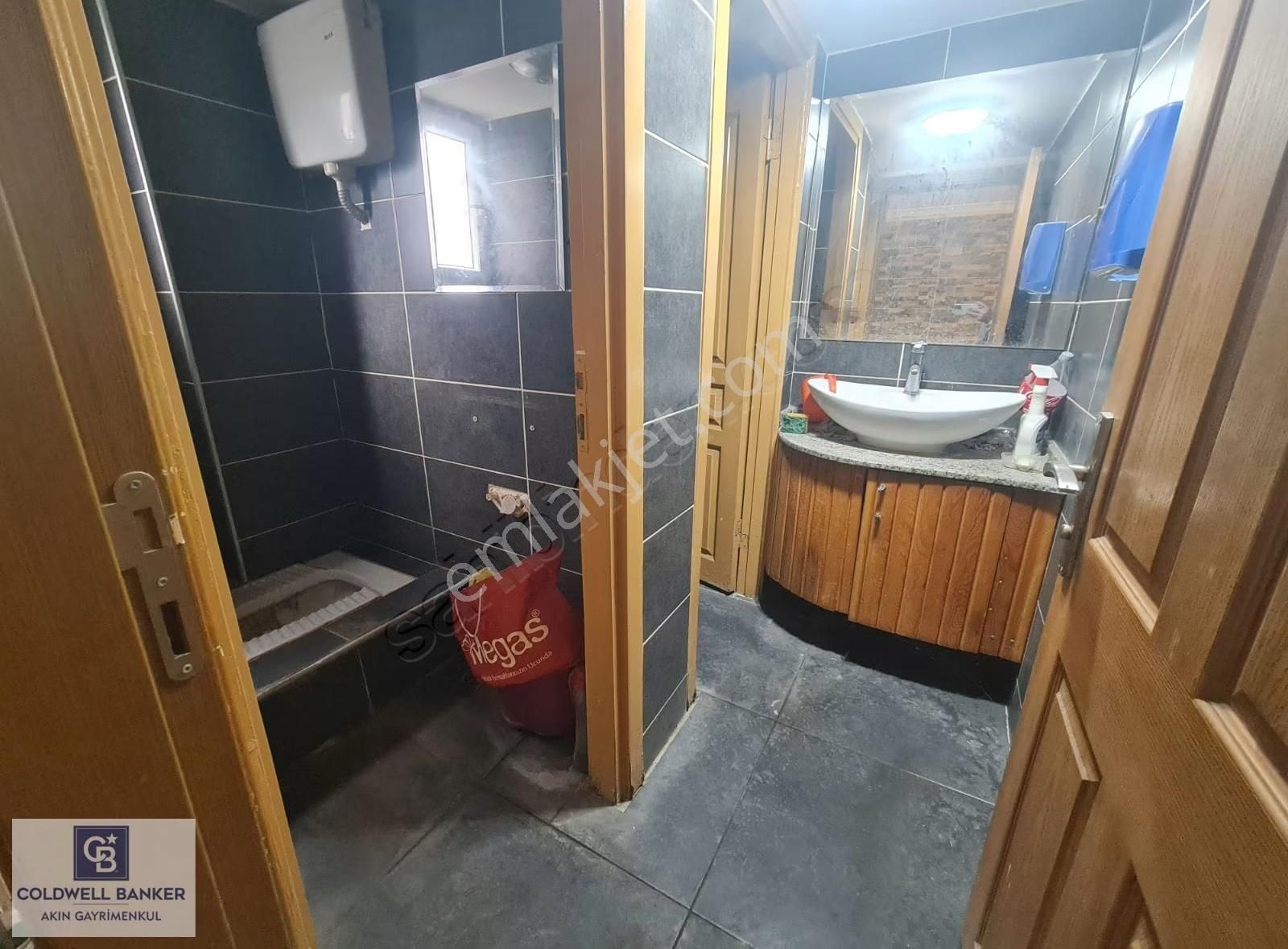 Sütçü İmam Caddesinde Kiralık İşyeri - Görsel 2