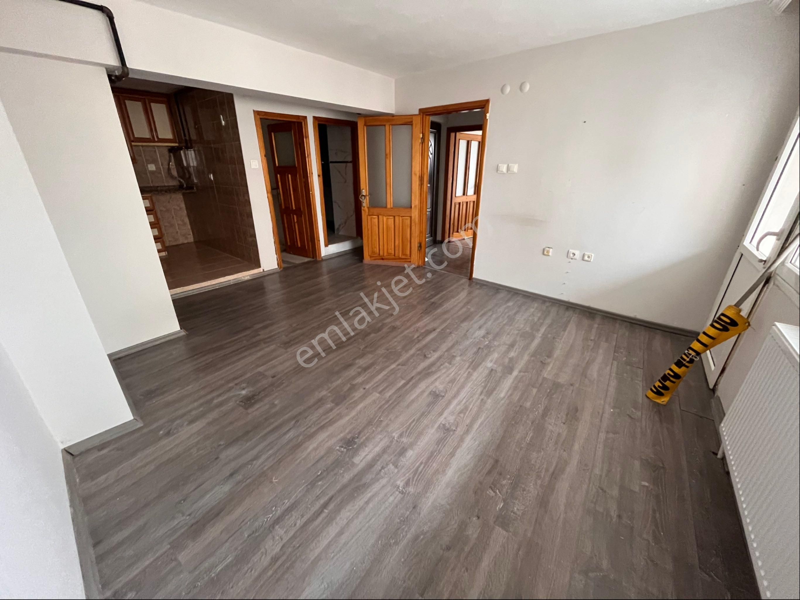 Buca İşçievlerinde Vergi Dairesi Yakınında 2+1 85 M2 Temiz Daire - Görsel 5