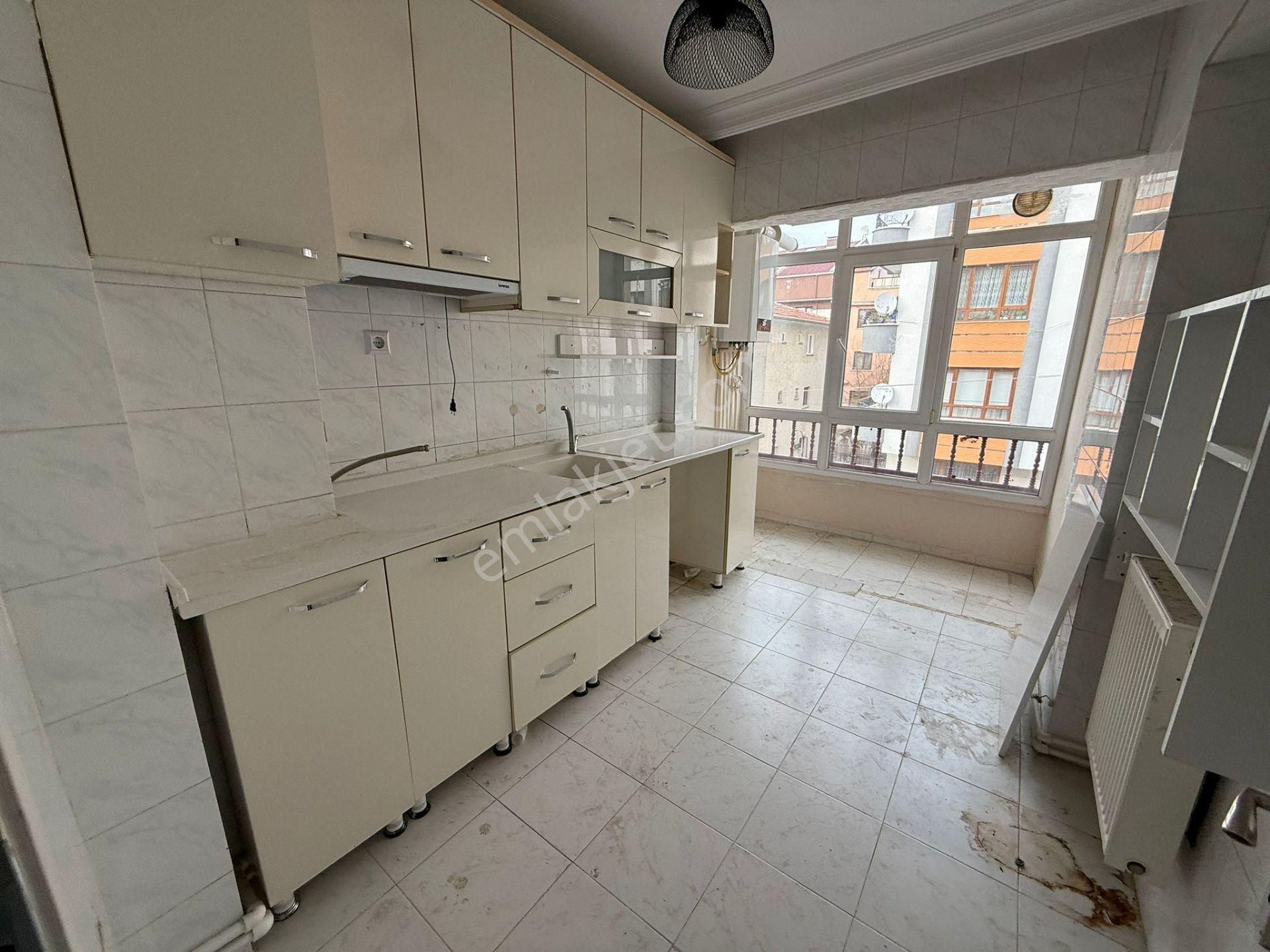 Bilgen Vatan'dan Bağlarbaşı Melek Özen Okulu Arkası Orta Kat 3+1 Geniş M2 Köşe Cephe Kiralık Daire - Görsel 13