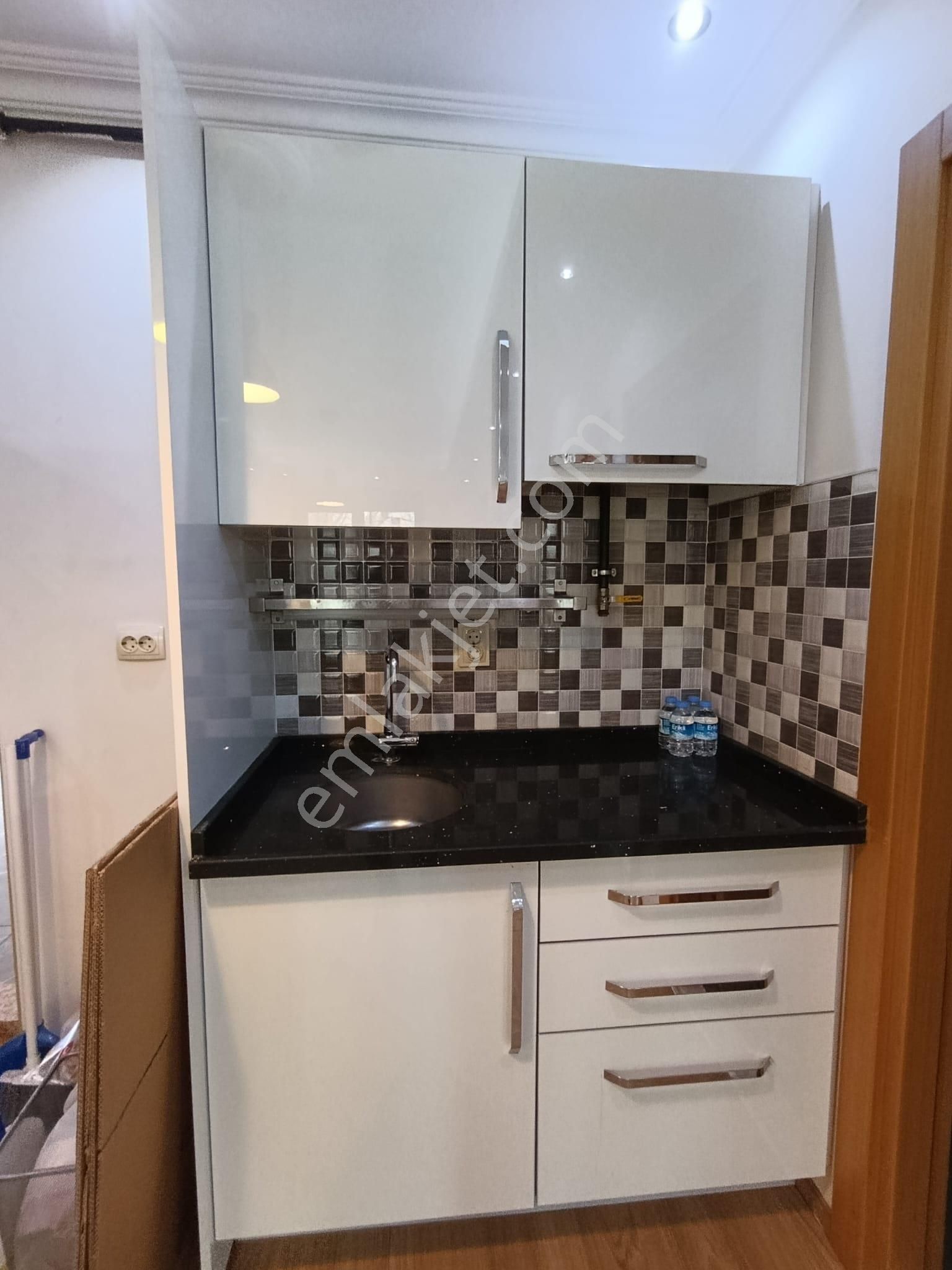 Bakırköy Kartaltepe Mahallesi Merkezi Konuml 1+1 Bahçeli Kiralık - Görsel 5