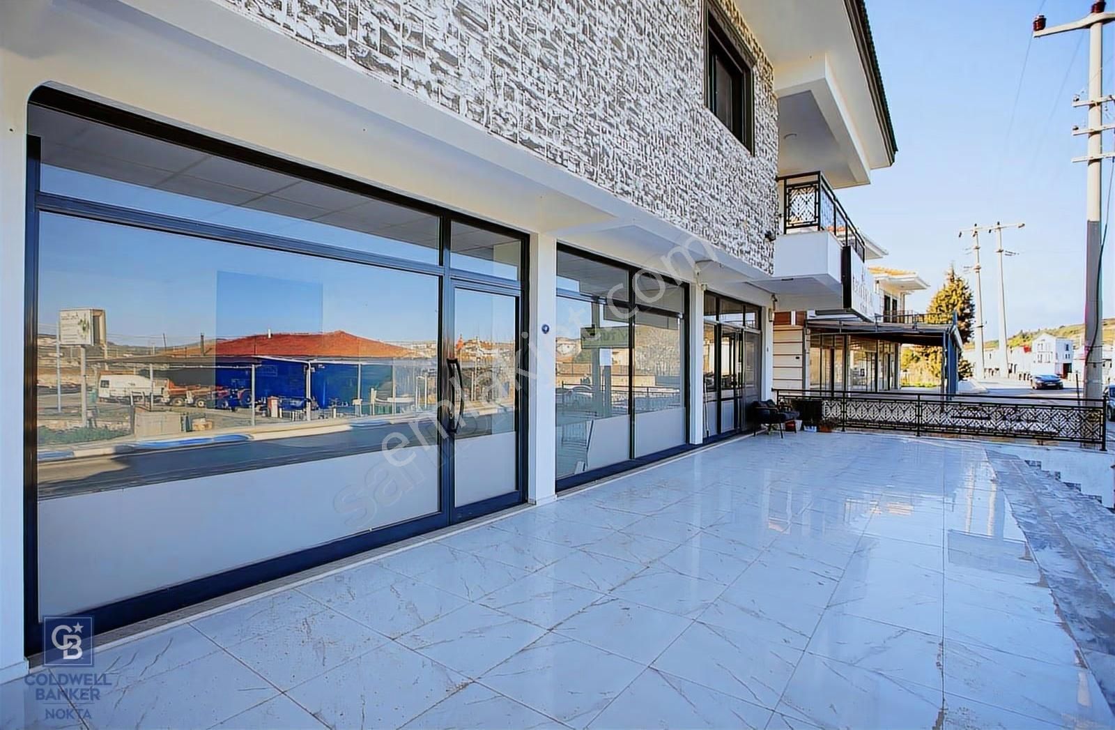 Foça Kazım Dirik Mah. Karayol Üzerinde Kiralık Dükkan - Görsel 2