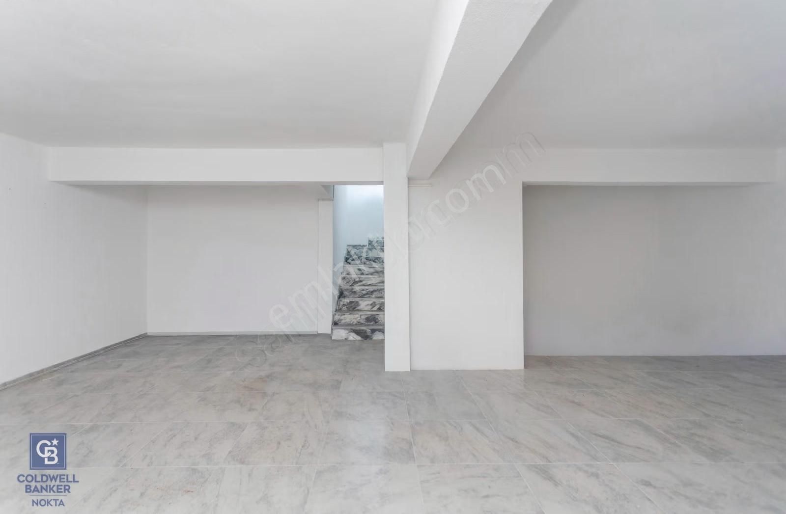 Foça Kazım Dirik Mah. Karayol Üzerinde Kiralık Dükkan - Görsel 14