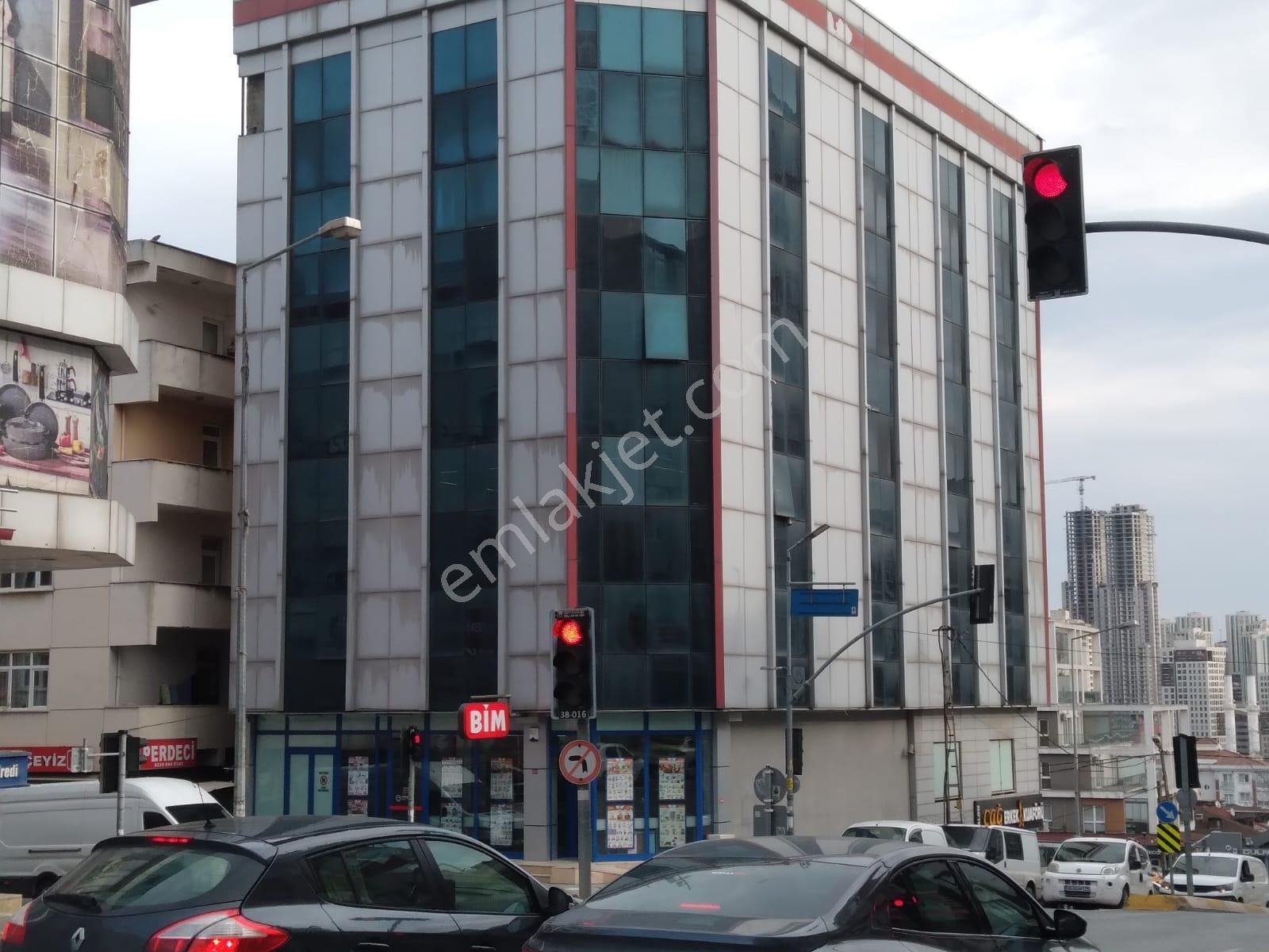 E5'e 500 Metre Mesafede 400 M2 İmalathaneye Uygun Atölye !!