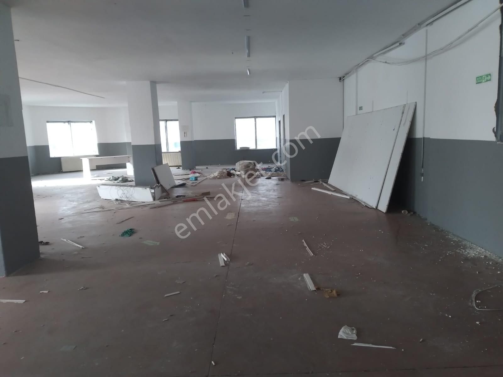 E5'e 500 Metre Mesafede 400 M2 İmalathaneye Uygun Atölye !! - Görsel 7