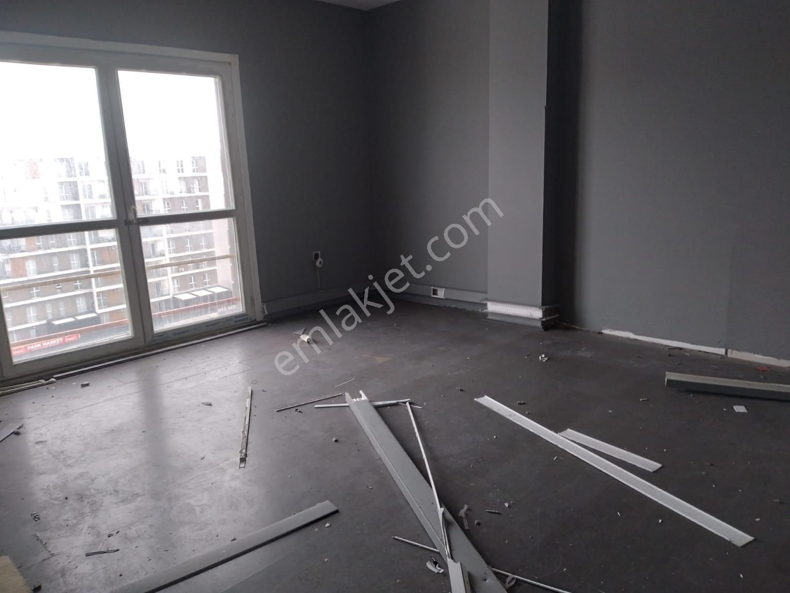 E5'e 500 Metre Mesafede 400 M2 İmalathaneye Uygun Atölye !! - Görsel 3