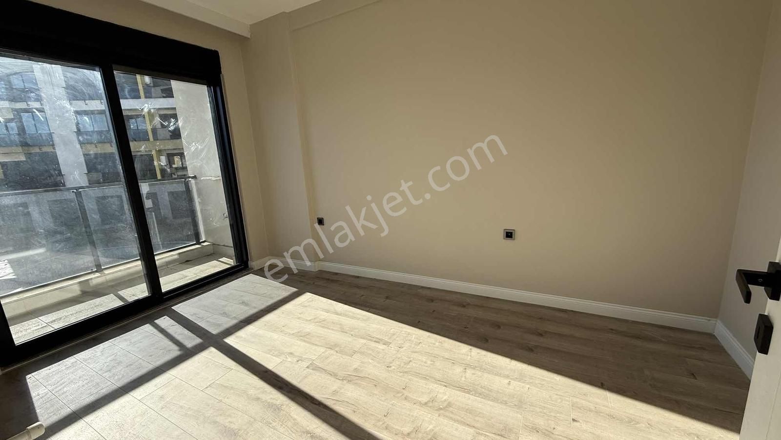 Altıntaş'ta 40 Lık Yolda İskanlı Ara Katta Satılık 1+1 - Görsel 10