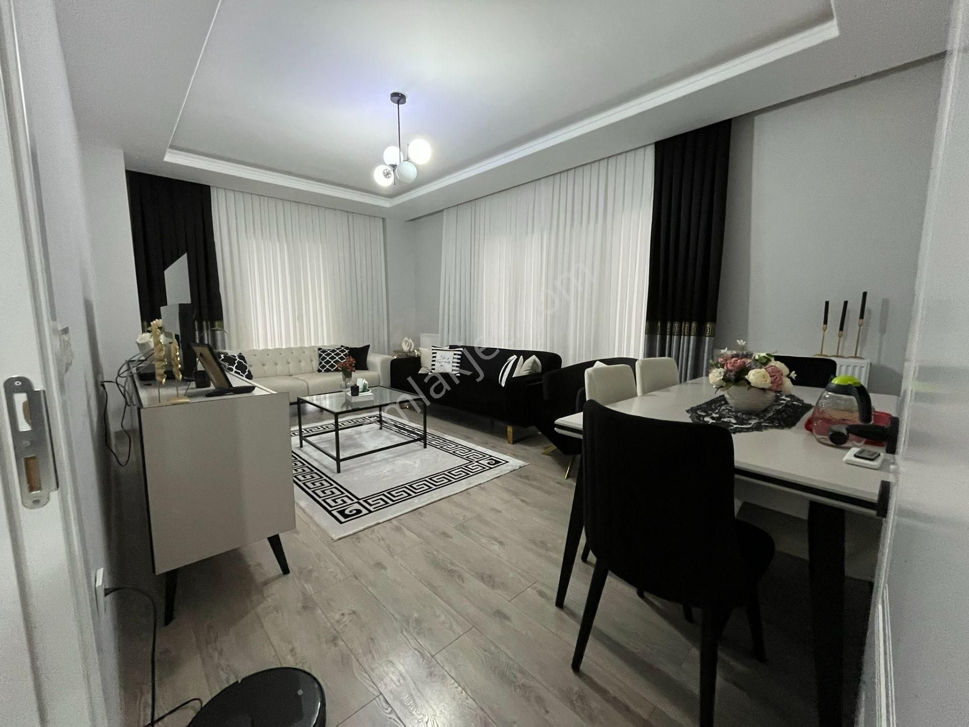 Prestijli Sitede Açık Havuzlu Lüks 2+1 Daire - Görsel 11