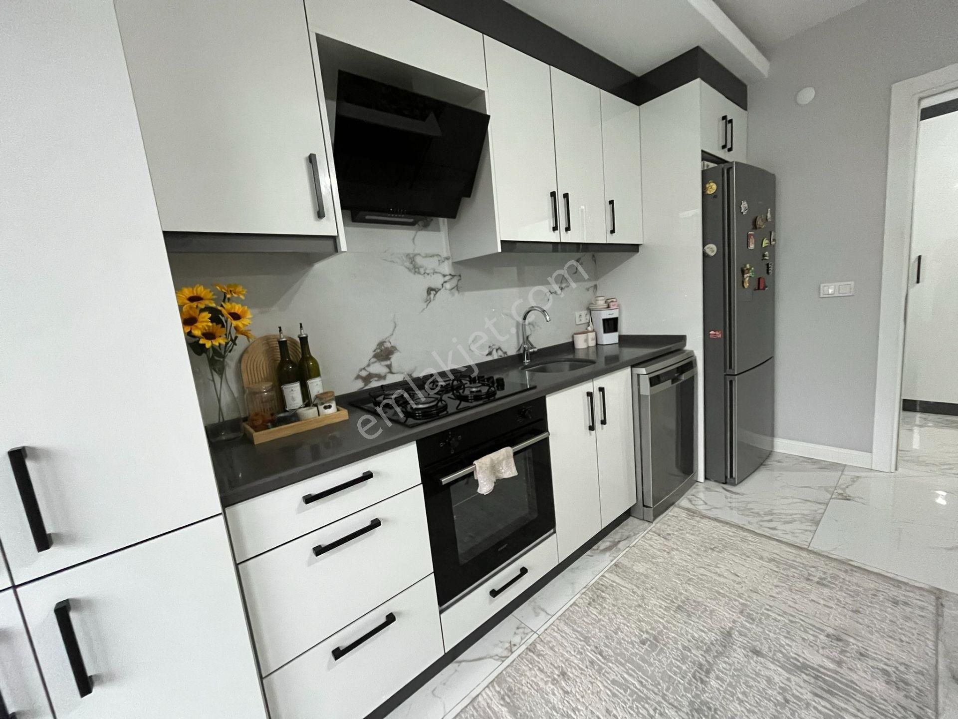 Prestijli Sitede Açık Havuzlu Lüks 2+1 Daire - Görsel 23