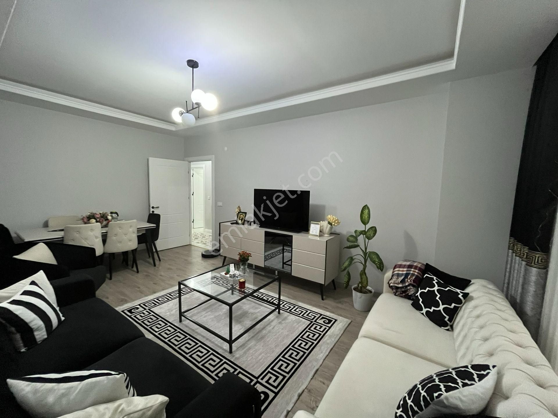 Prestijli Sitede Açık Havuzlu Lüks 2+1 Daire - Görsel 13