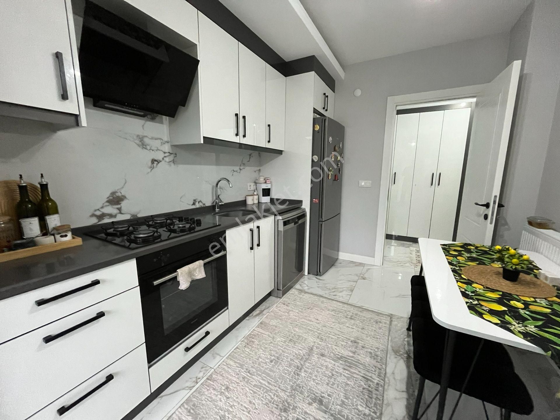 Prestijli Sitede Açık Havuzlu Lüks 2+1 Daire - Görsel 22