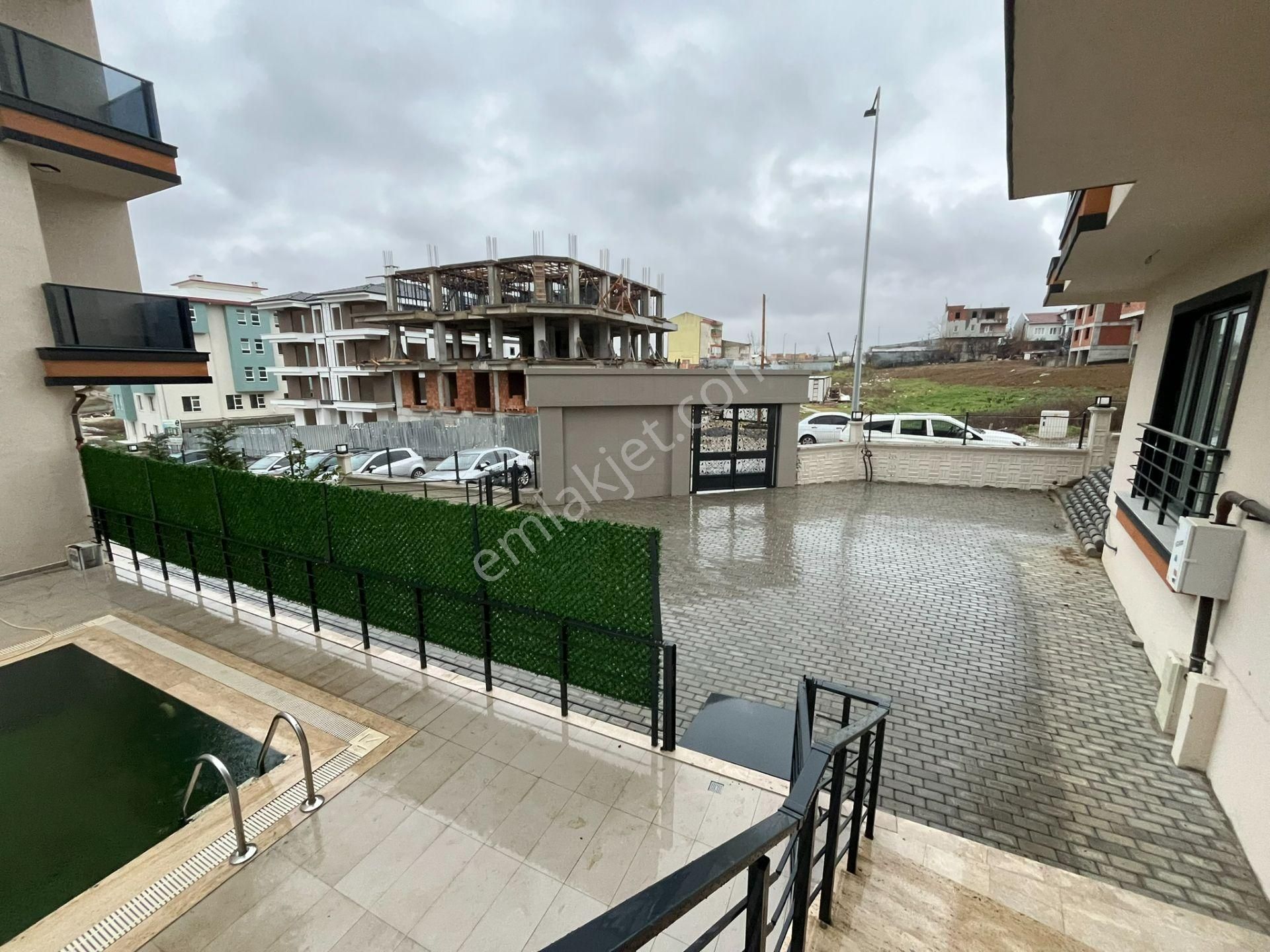 Prestijli Sitede Açık Havuzlu Lüks 2+1 Daire - Görsel 35