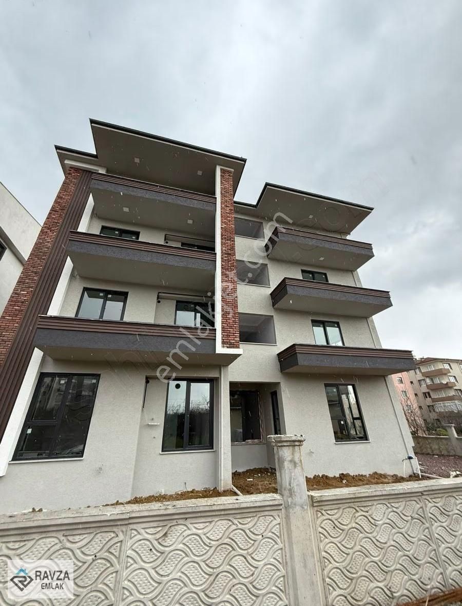 Ravza Emlak'tan Kelebek Çayırında Arakat 2+1 85 M² Fırsat Daire