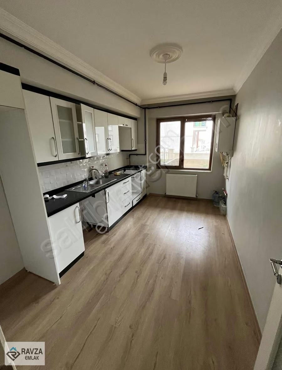 Ravza Emlak'tan Deniz Manzaralı Ebeveyn Banyolu Geniş Daire - Görsel 2